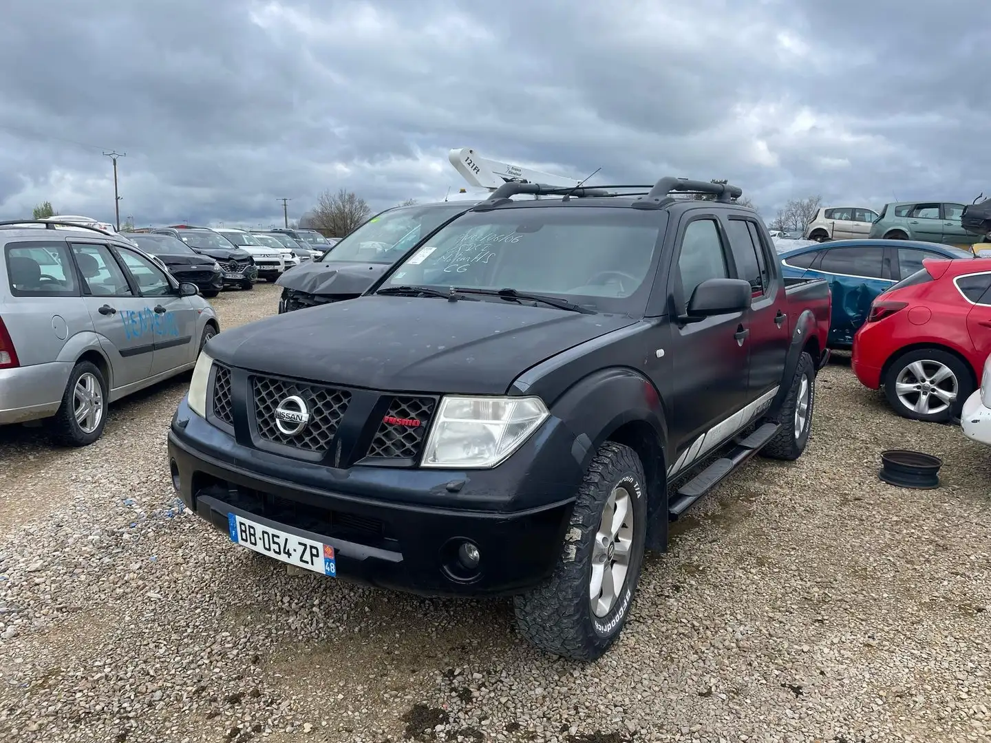 Nissan Navara 2.5 DCi 144 / BB054 Noir - 2