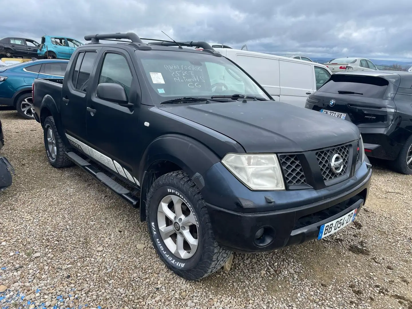 Nissan Navara 2.5 DCi 144 / BB054 Noir - 1