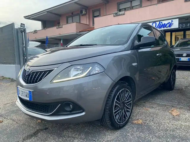 Lancia Ypsilon 1.0 hybrid 5posti GOLD UConnect touch APPCarplay