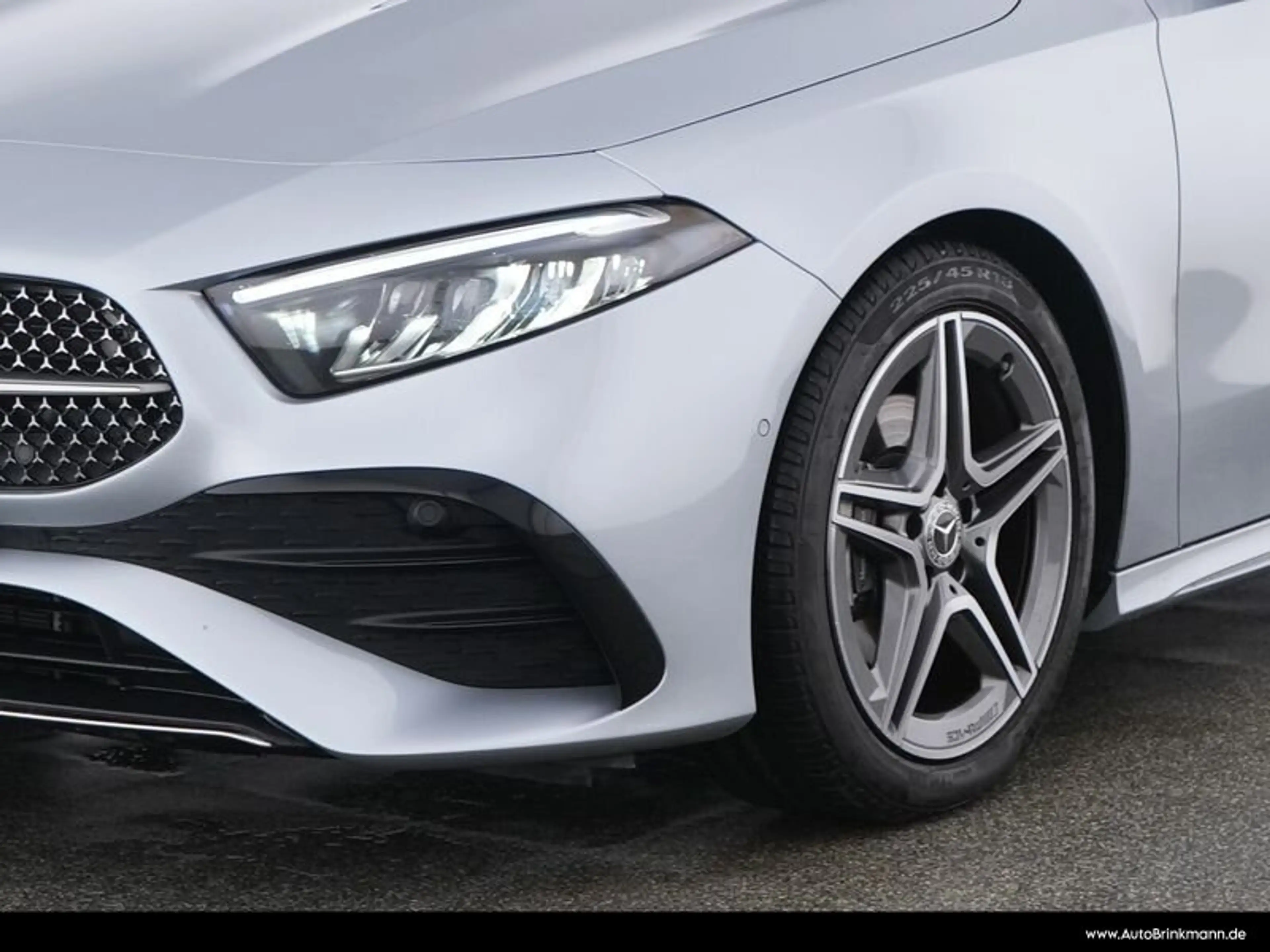 Mercedes-Benz A 180 A 180 AMG-LINE+/360°KAMERA/LED/TOTW/SPURH SHZ — photo 3