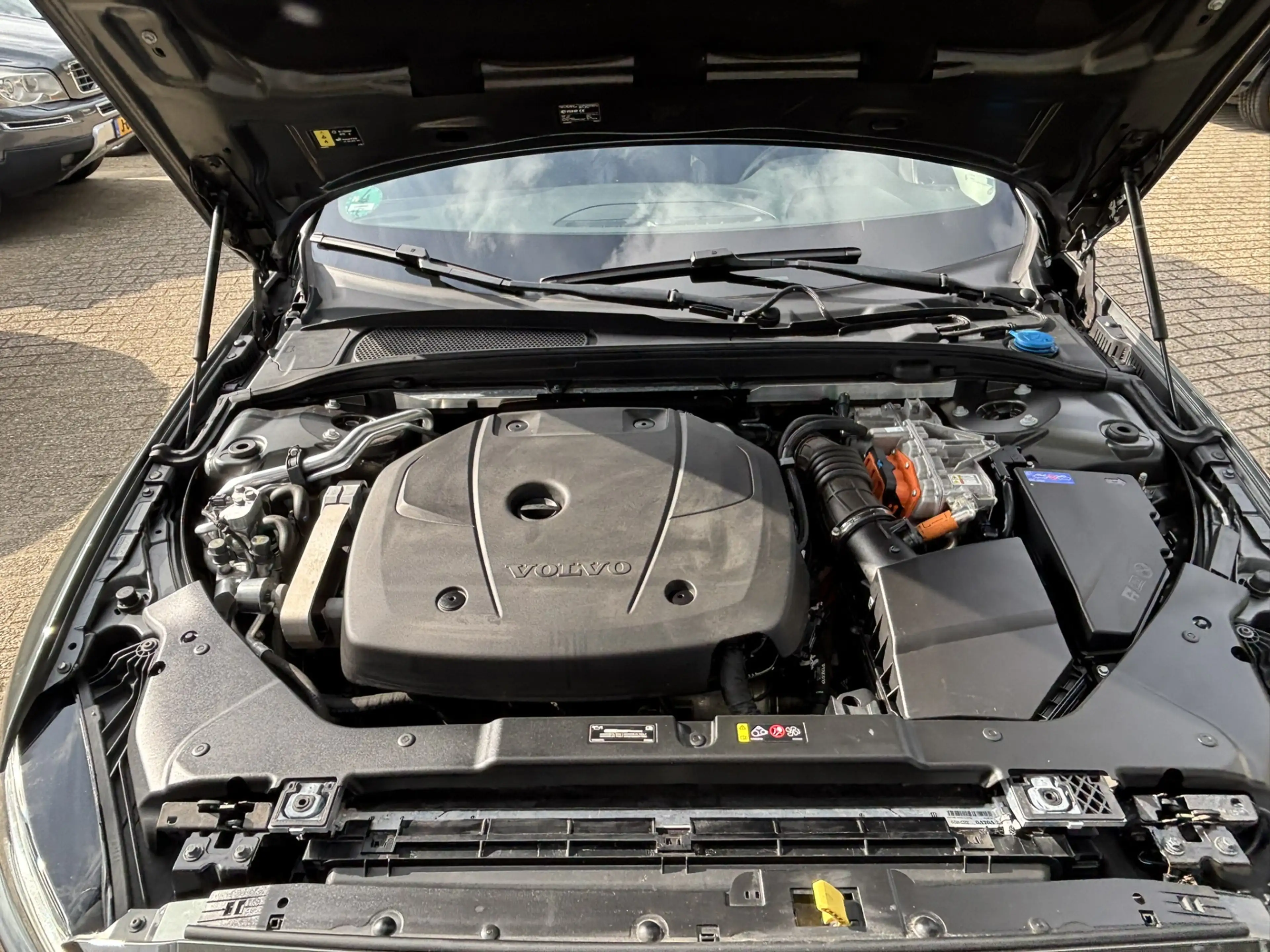 Volvo V60 T8 AWD Inscription Pano MASSAGE Ventilatie Pilot A — photo 26