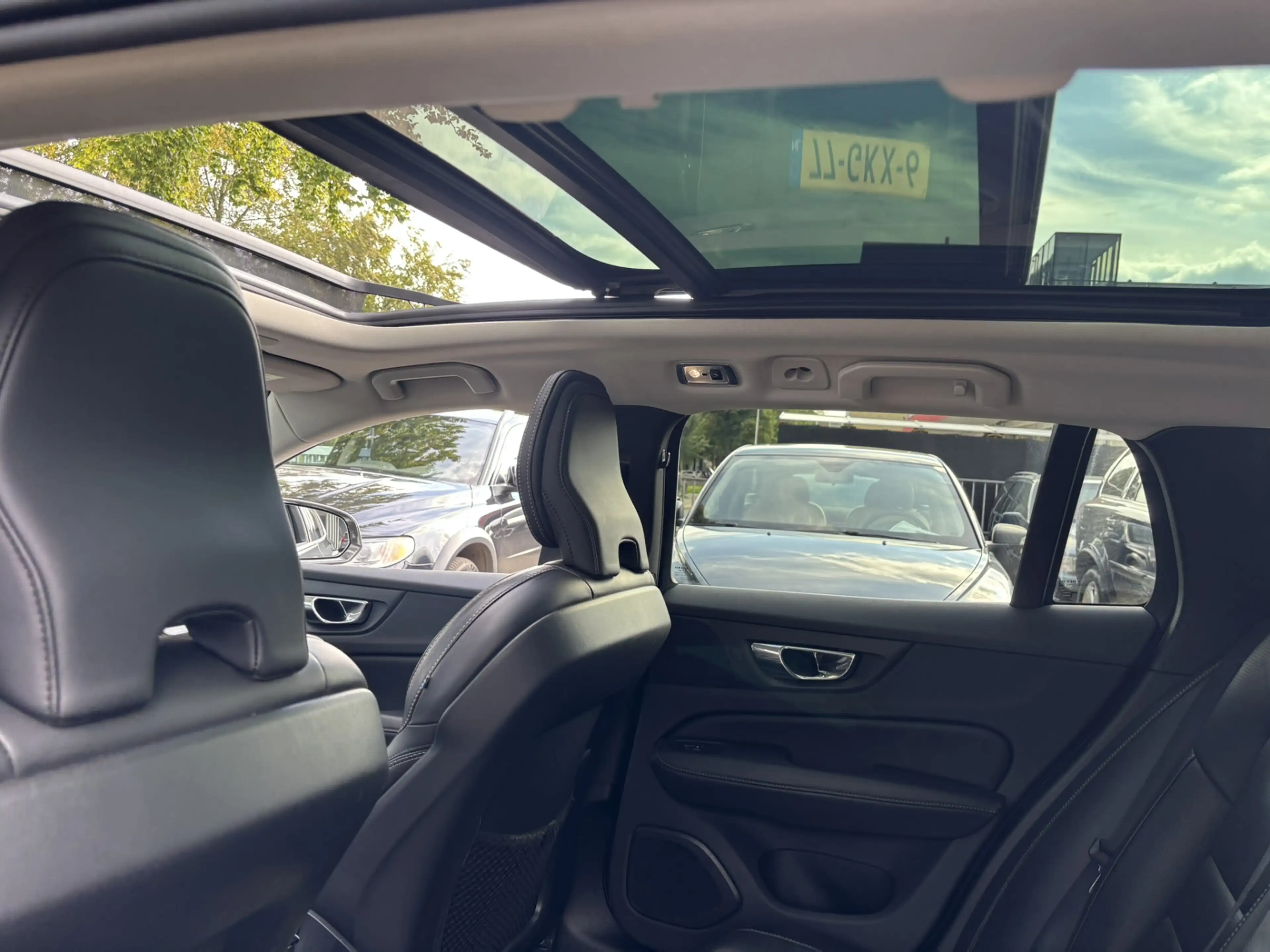 Volvo V60 T8 AWD Inscription Pano MASSAGE Ventilatie Pilot A — photo 12