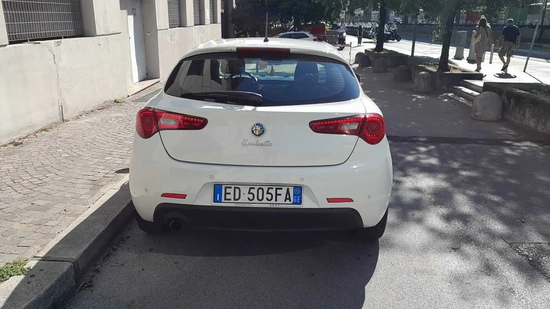 Alfa Romeo Giulietta 1.6 JTDm-2 105 CV Progression Bianco - 2