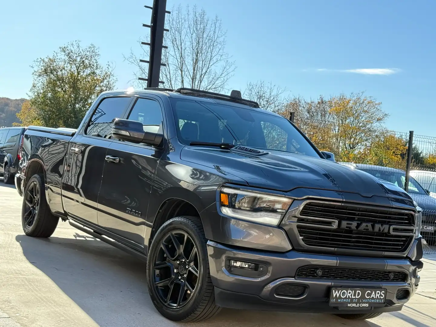 Dodge RAM 5.7i V8 LPG LARAMIE SPORT TVAC*BTWIN TOIT PANO Grijs - 2