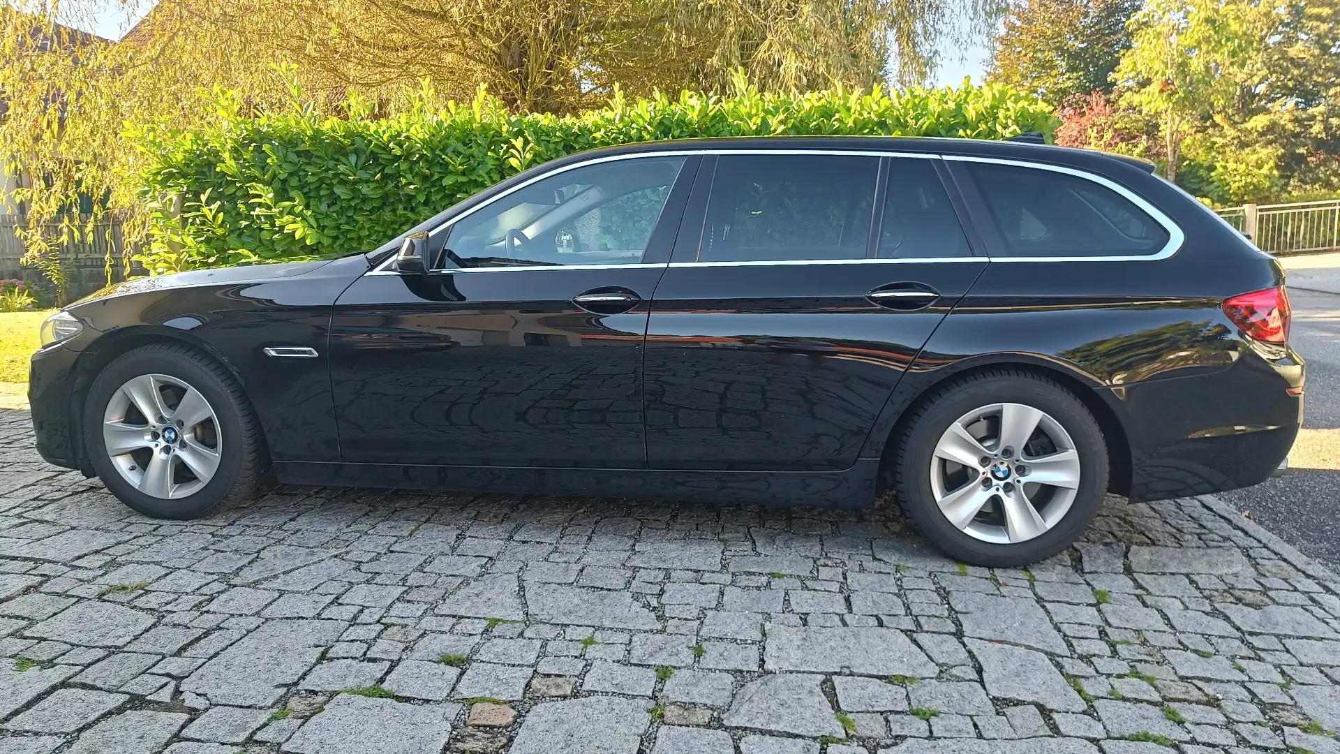 BMW 518 518d Touring Schwarz - 2