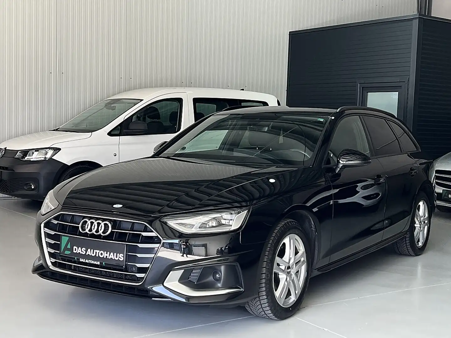 Audi A4 Avant 30 TDI  S-tronic NAVI/SPORTSITZE/LED/AMBI... Schwarz - 1