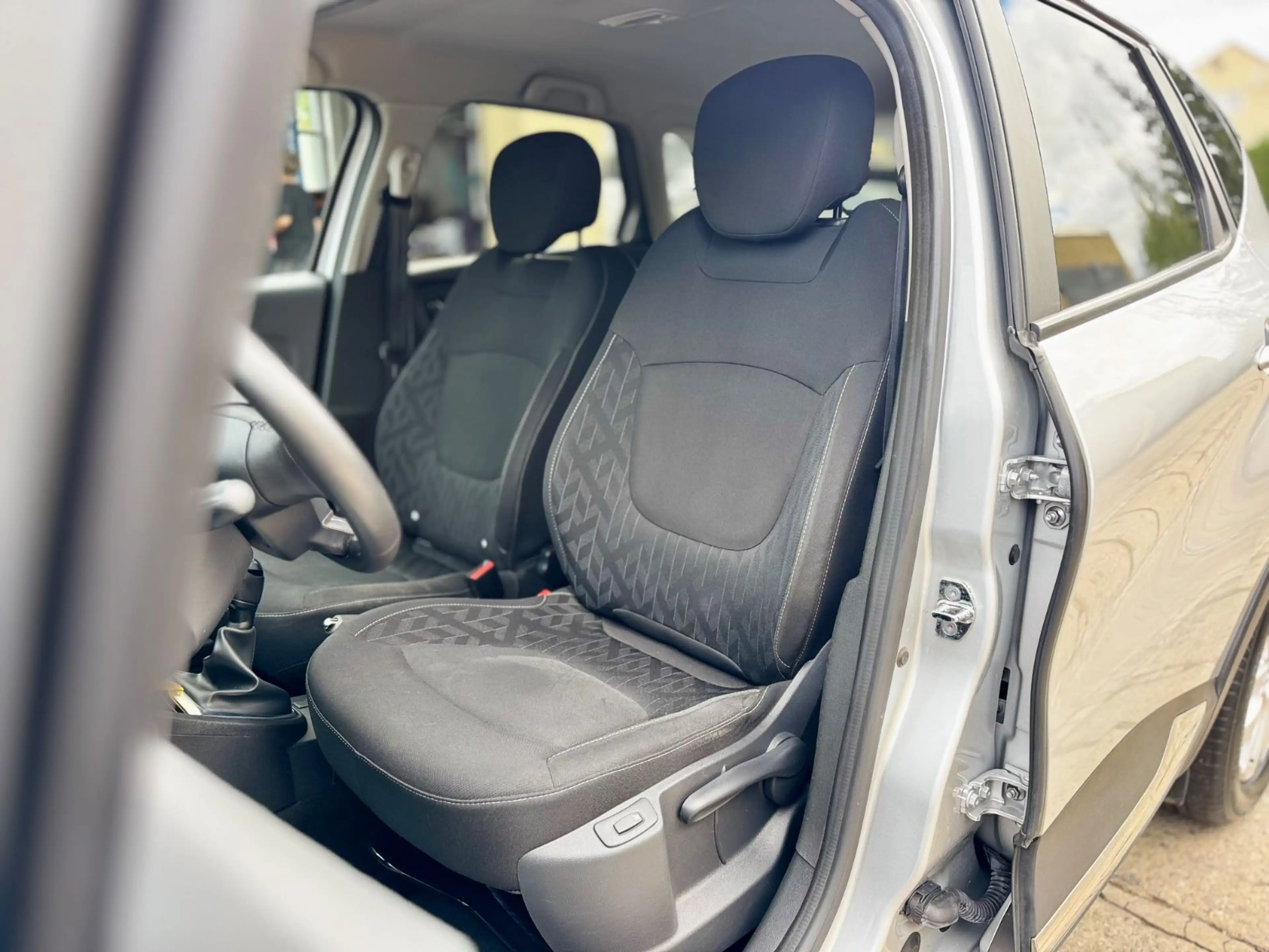 Renault Captur Limited/Navi/Klimaautomatik/PDC — photo 10
