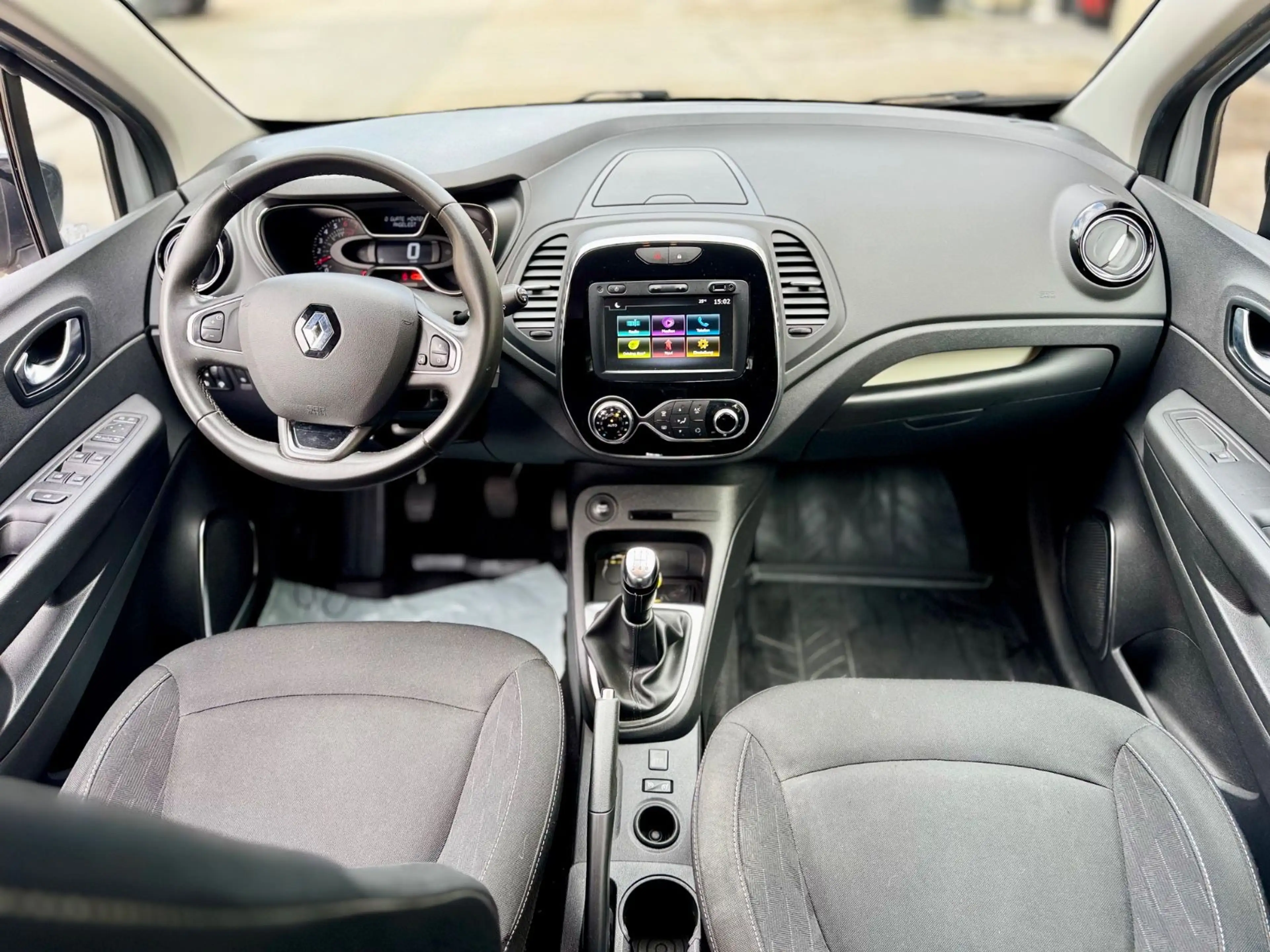 Renault Captur Limited/Navi/Klimaautomatik/PDC — photo 8