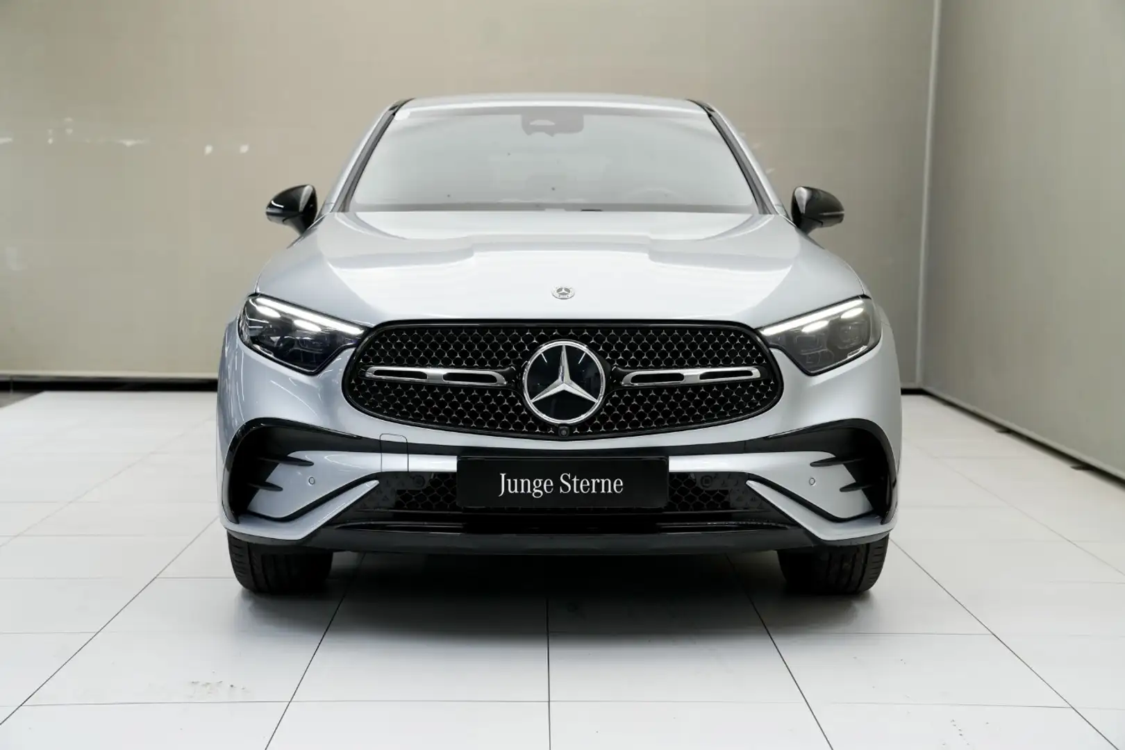 Mercedes-Benz GLC 300 d 4MATIC Coupé W-Paket Navi Sport S-Sitz Silber - 2