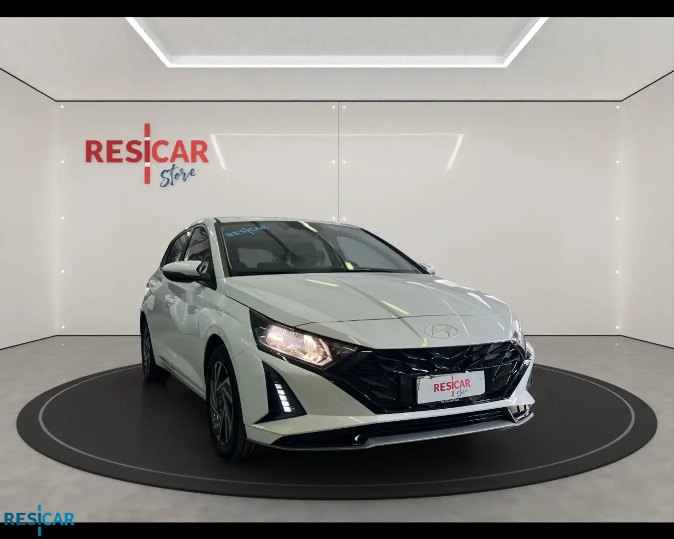Hyundai i20 1.2 MPI Connectline Biały - 1