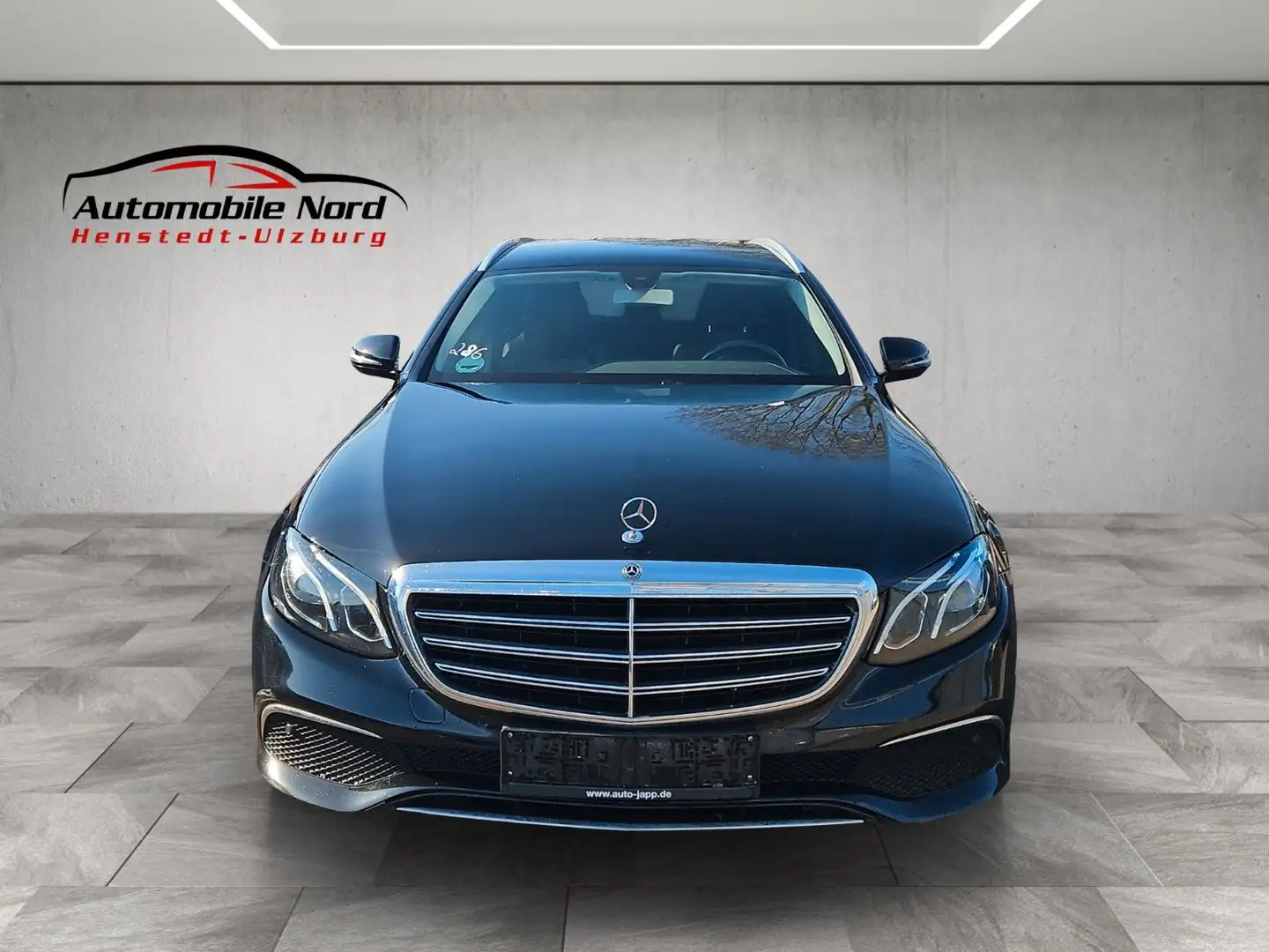 Mercedes-Benz E 200 T-Modell aus 1.Hand TOP GEPFLEGT+GARANTIE Schwarz - 2