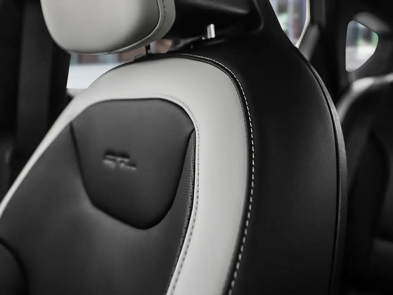 Kia K4 снимка Kia K4