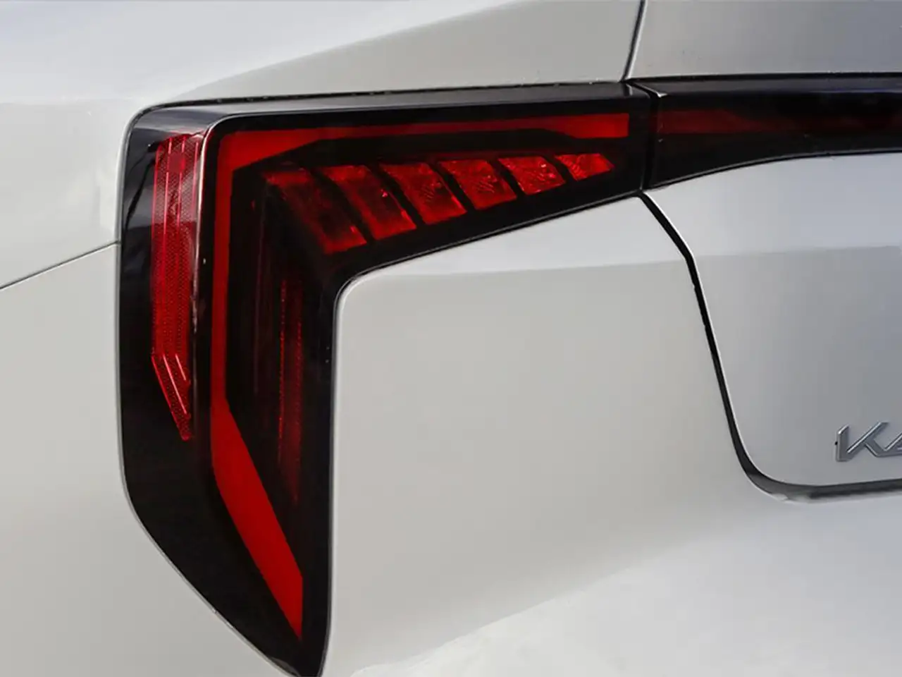 Kia K4 снимка Kia K4