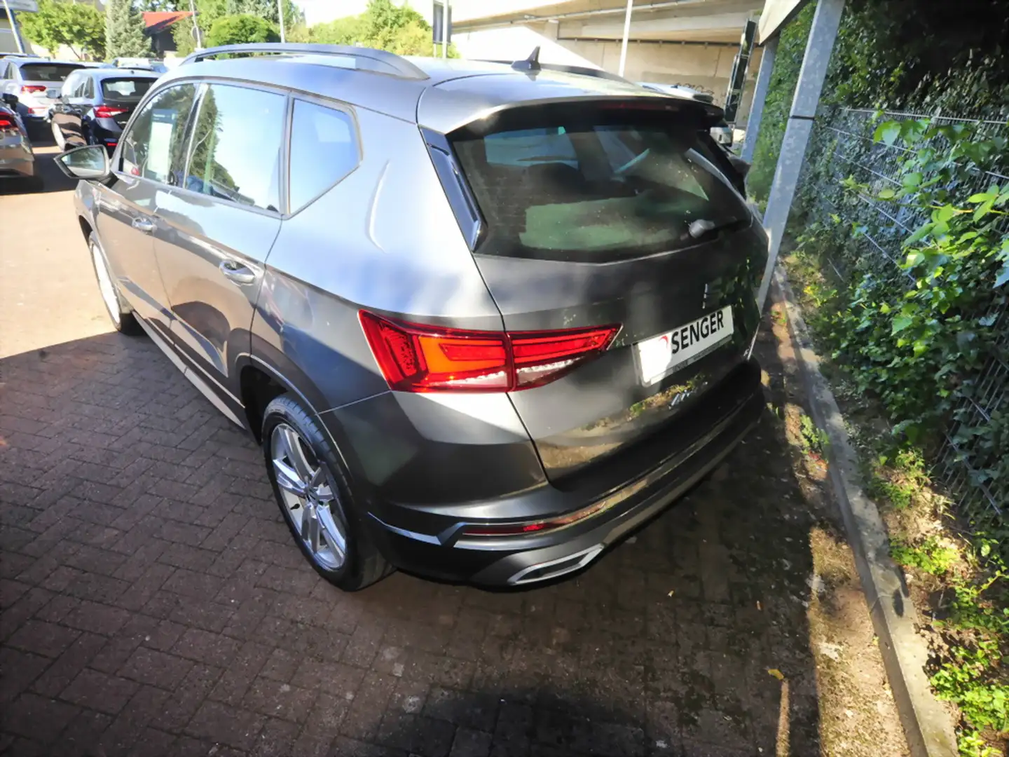 SEAT Ateca 2.0 TDI FR DSG Navi PDC Mirror Link Sitzh. Grau - 2