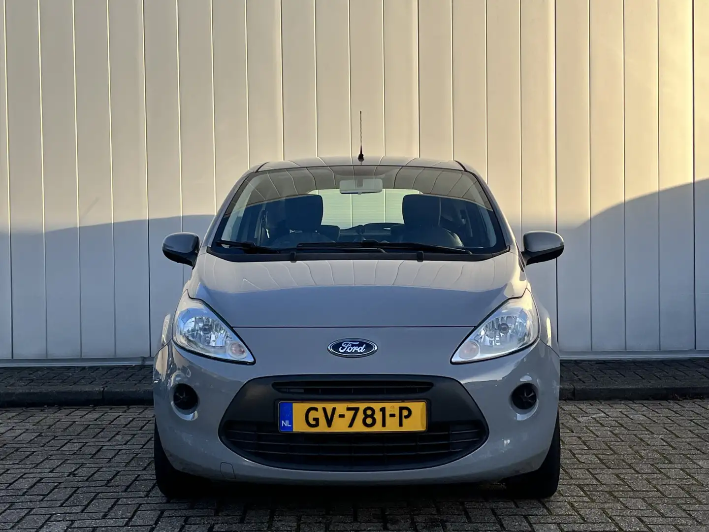 Ford Ka/Ka+ 1.2 Style start/stop NL Auto Airco Gris - 2