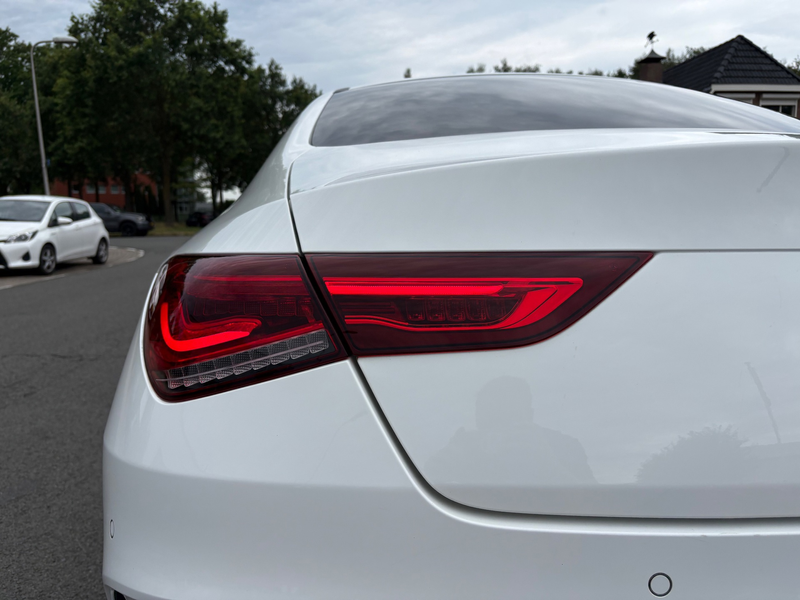 Mercedes-Benz CLA 180 Premium Plus 10 INCH WIDESCREEN — photo 12