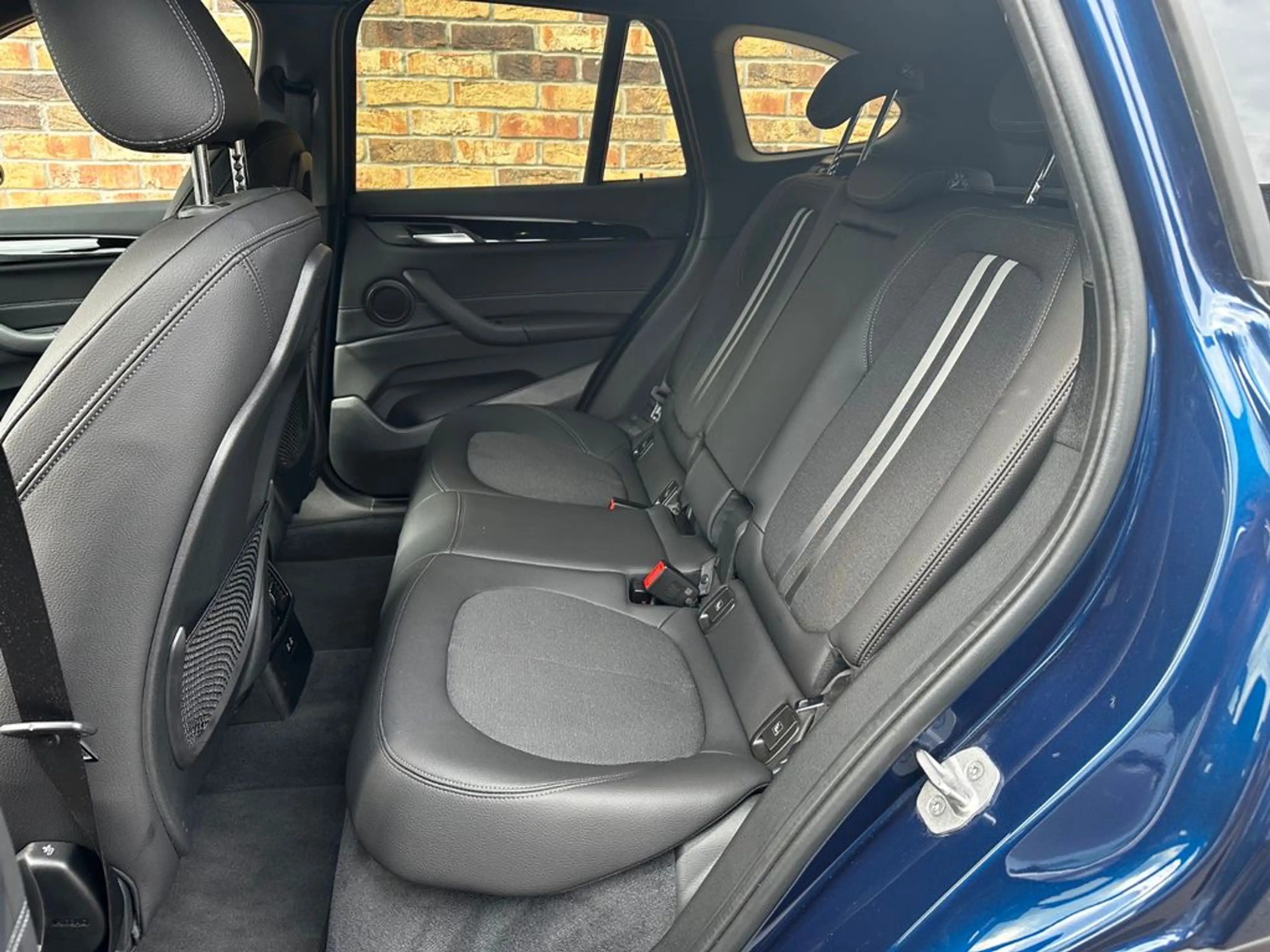 BMW X1 xDrive 25 e Sport Line — photo 12