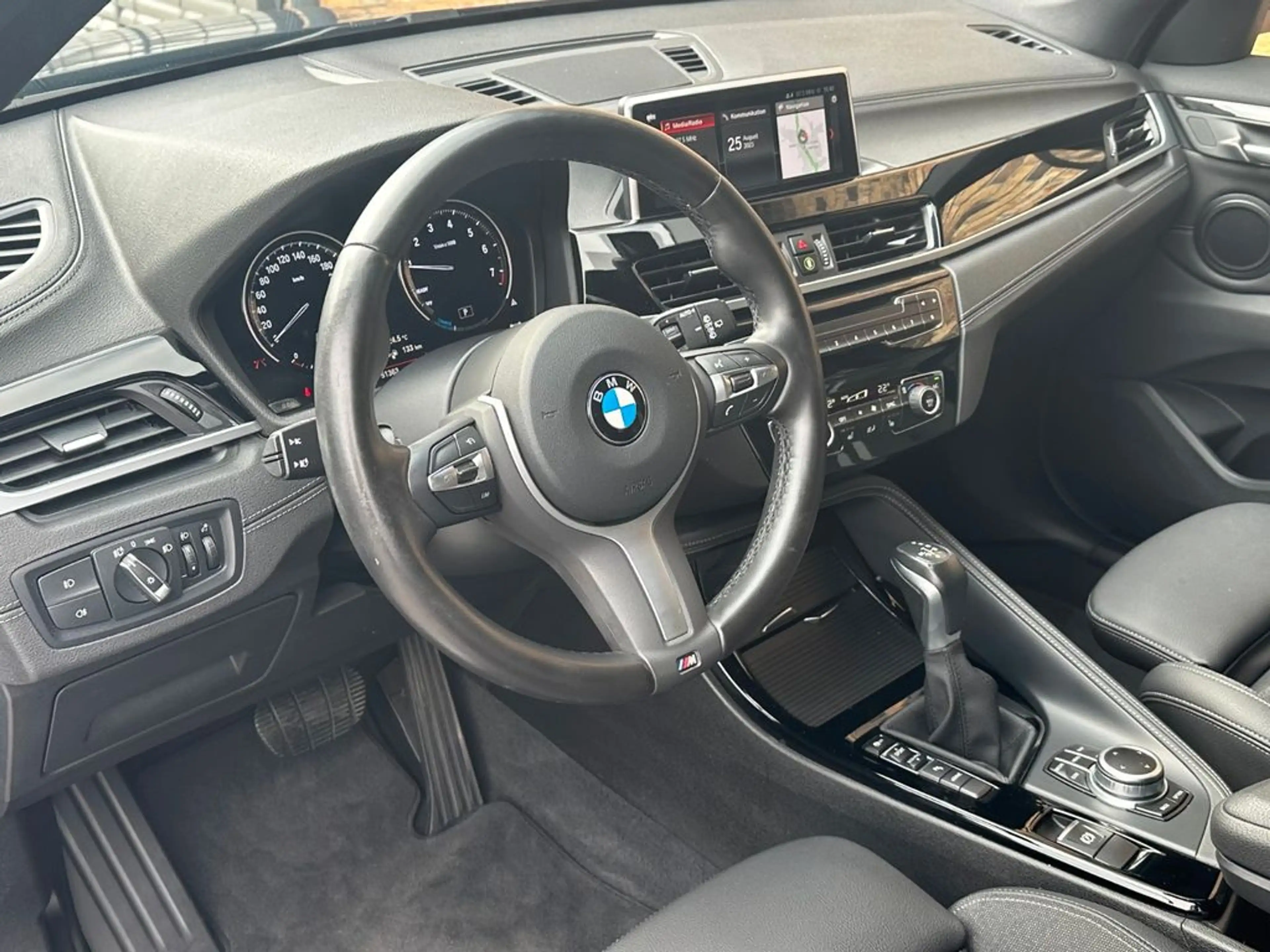 BMW X1 xDrive 25 e Sport Line — photo 9