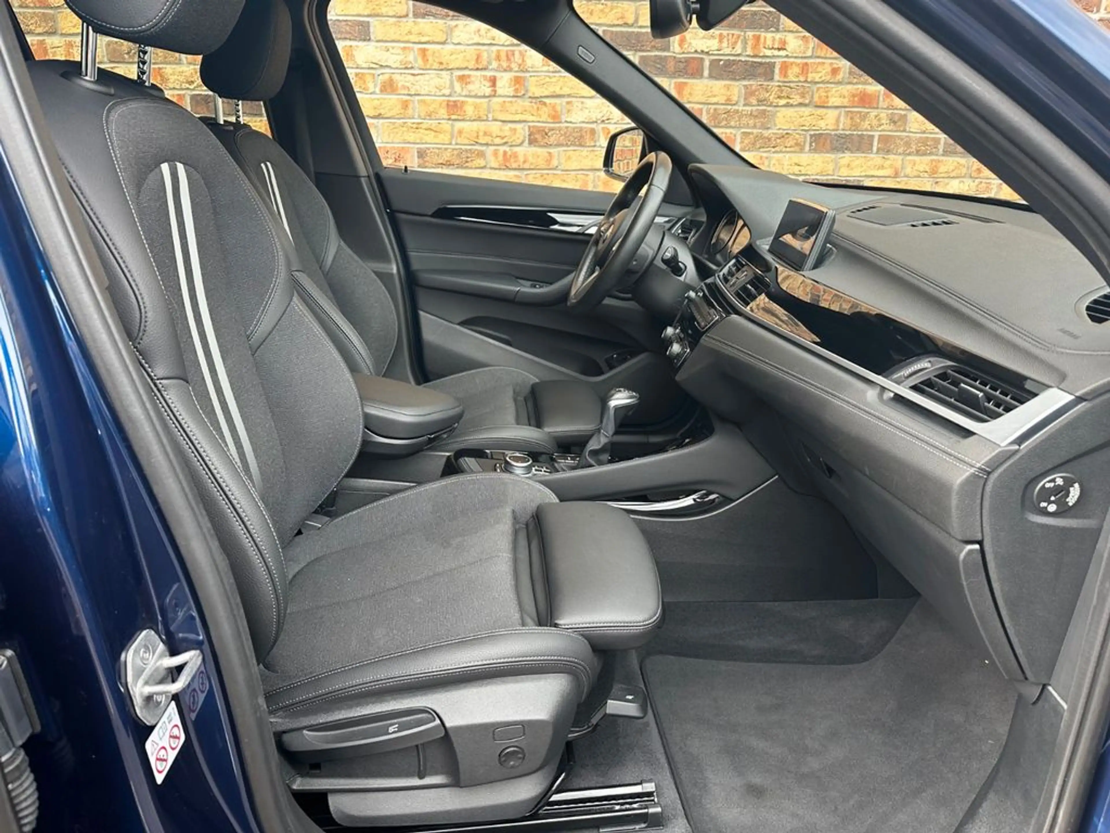 BMW X1 xDrive 25 e Sport Line — photo 11