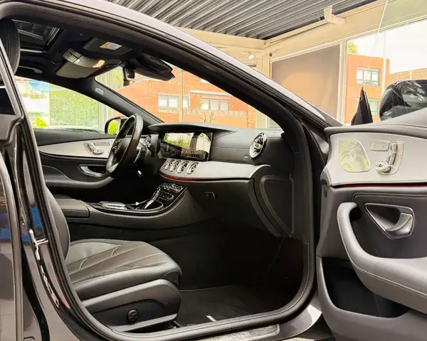 Mercedes-Benz CLS view 22
