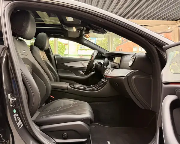 Mercedes-Benz CLS view 23