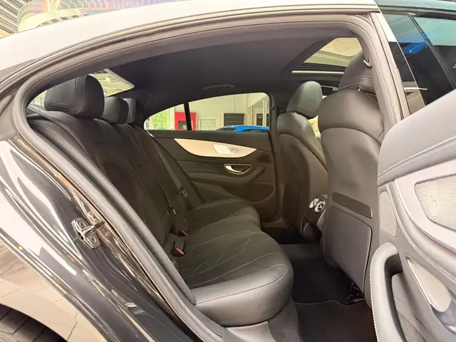 Mercedes-Benz CLS view 26