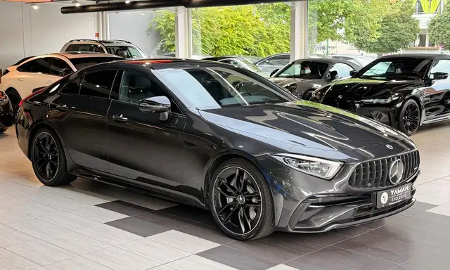 Mercedes-Benz CLS view 4