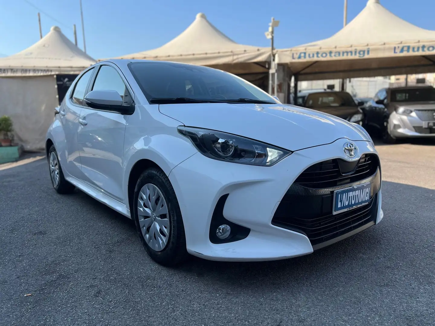 Toyota Yaris 1.0 5 porte Trend Bianco - 1