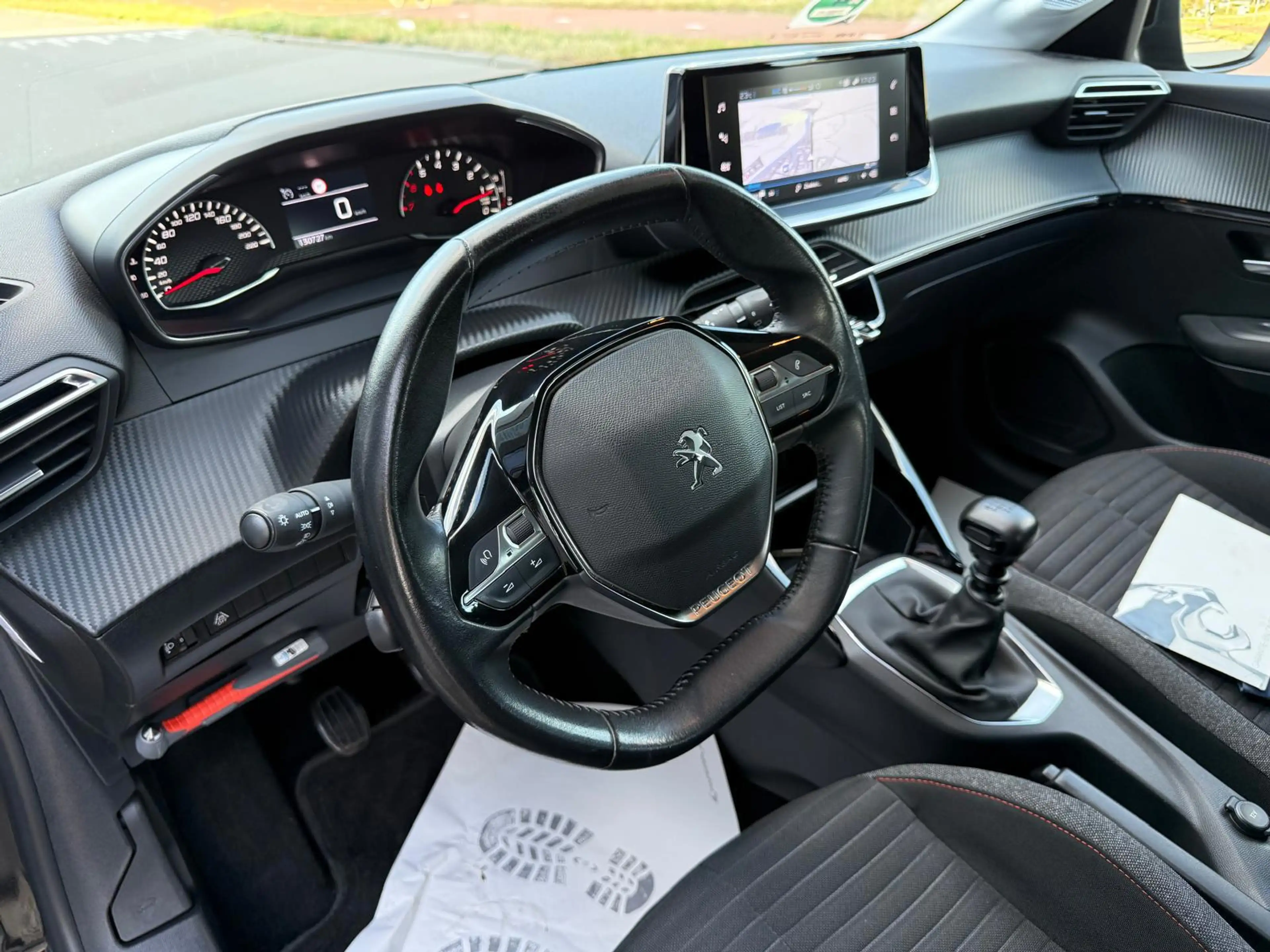 Peugeot 208 1.2 PureTech Active/Navi/Carplay/Airco/Cruise/ — photo 12