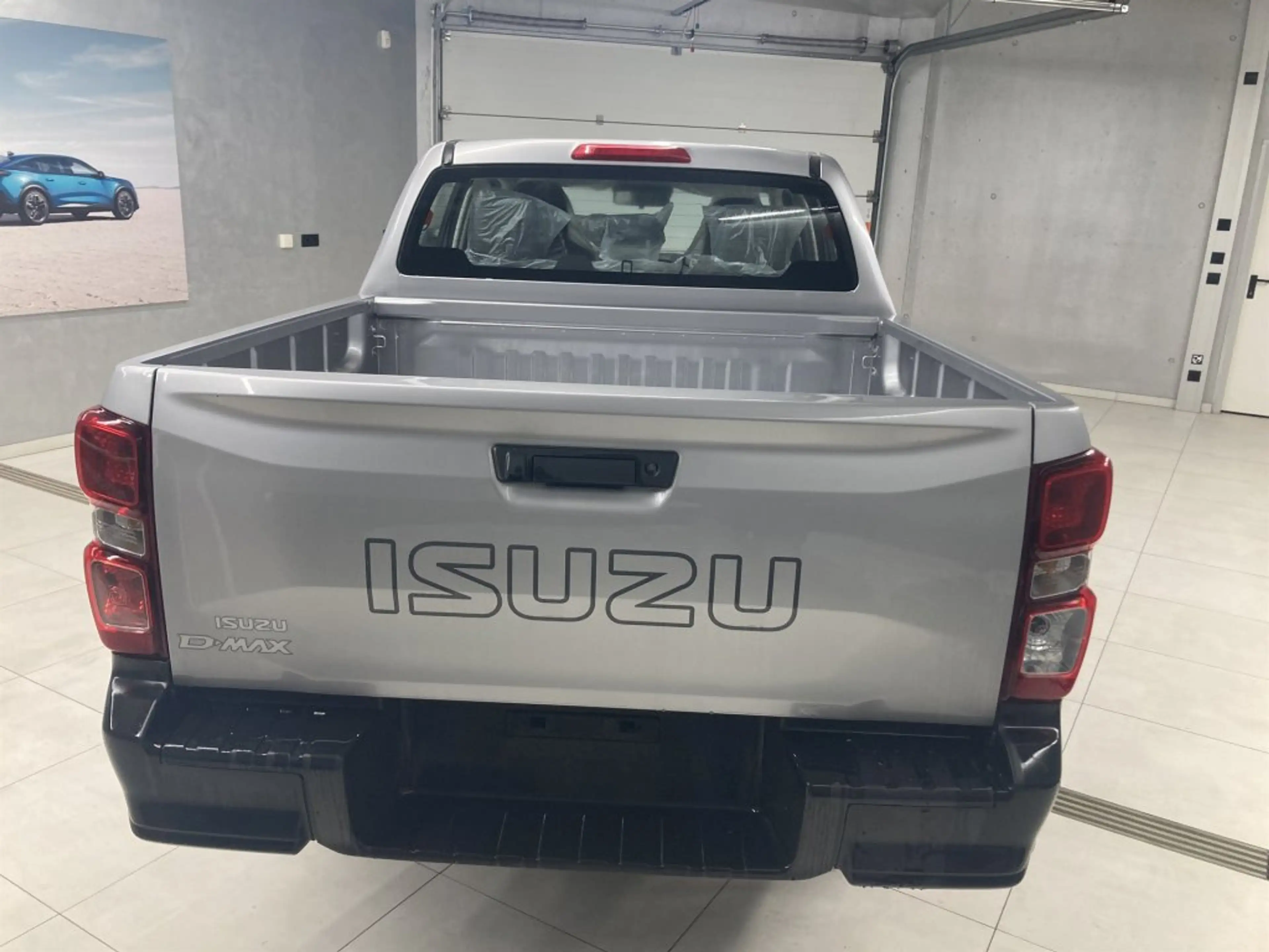 Isuzu D-Max Double Cab 4x4 L A/T — photo 3