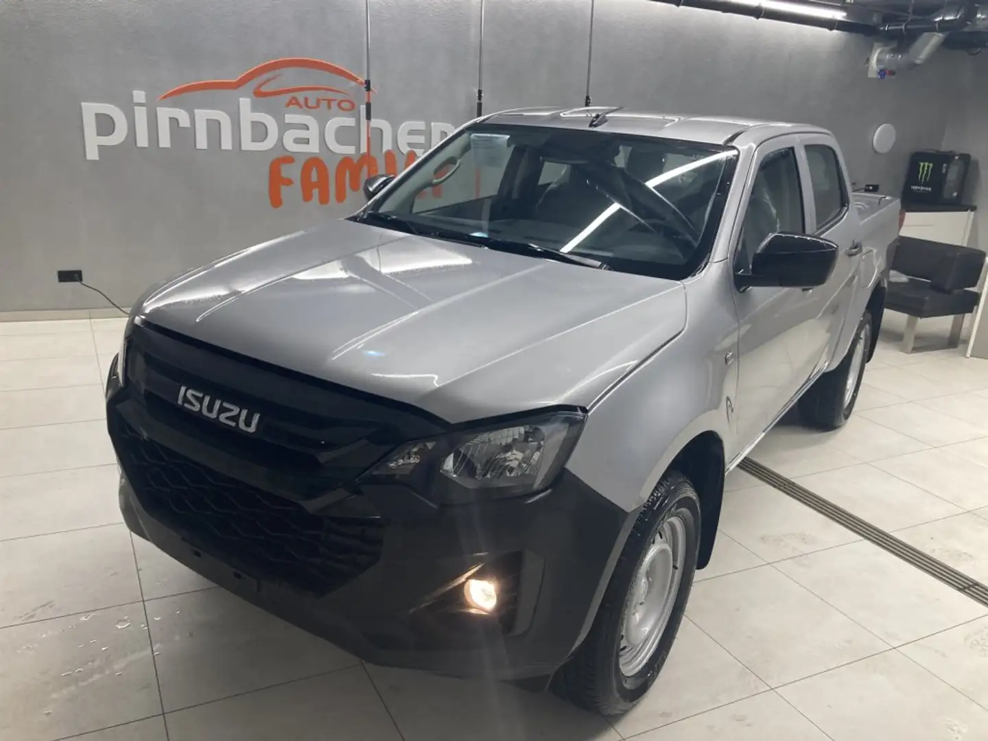 Isuzu D-Max Double Cab 4x4 L A/T Silber - 1
