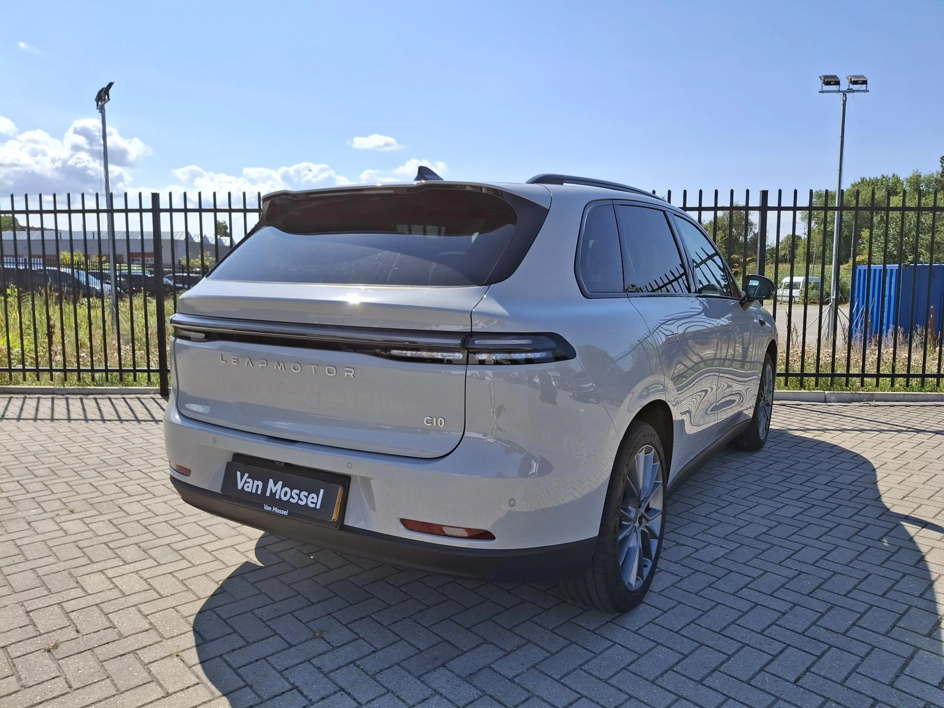 Leapmotor C10 Design 69.9 kWh | Navigatie | Climate control | St — photo 6