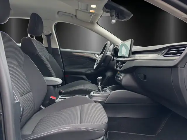 Ford Focus view 8