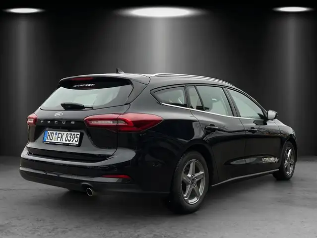 Ford Focus view 5