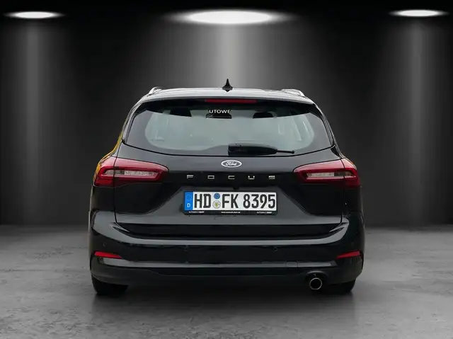 Ford Focus view 4