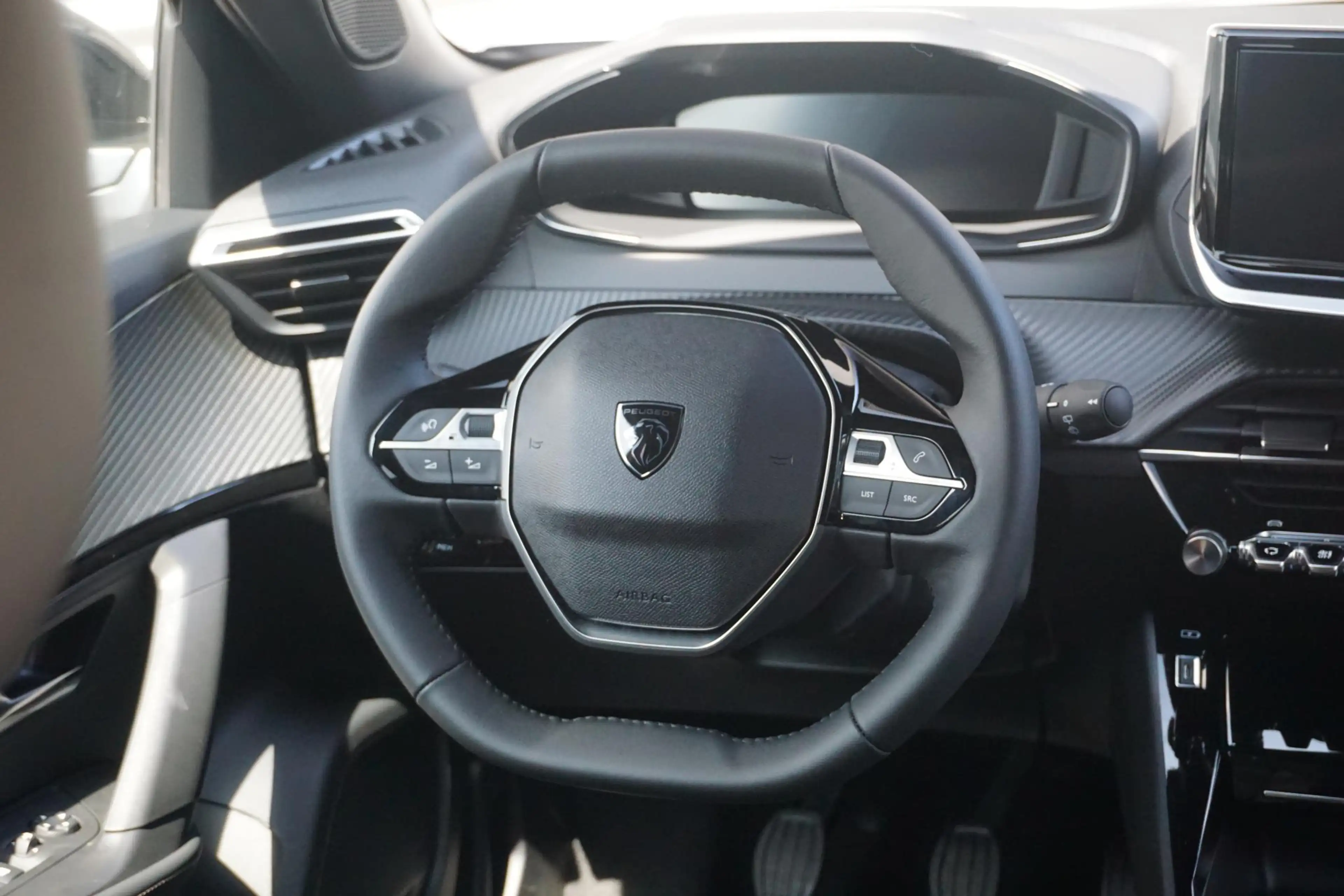 Peugeot 2008 1.2 PureTech 100 Allure 180° Camera | Navi — photo 15