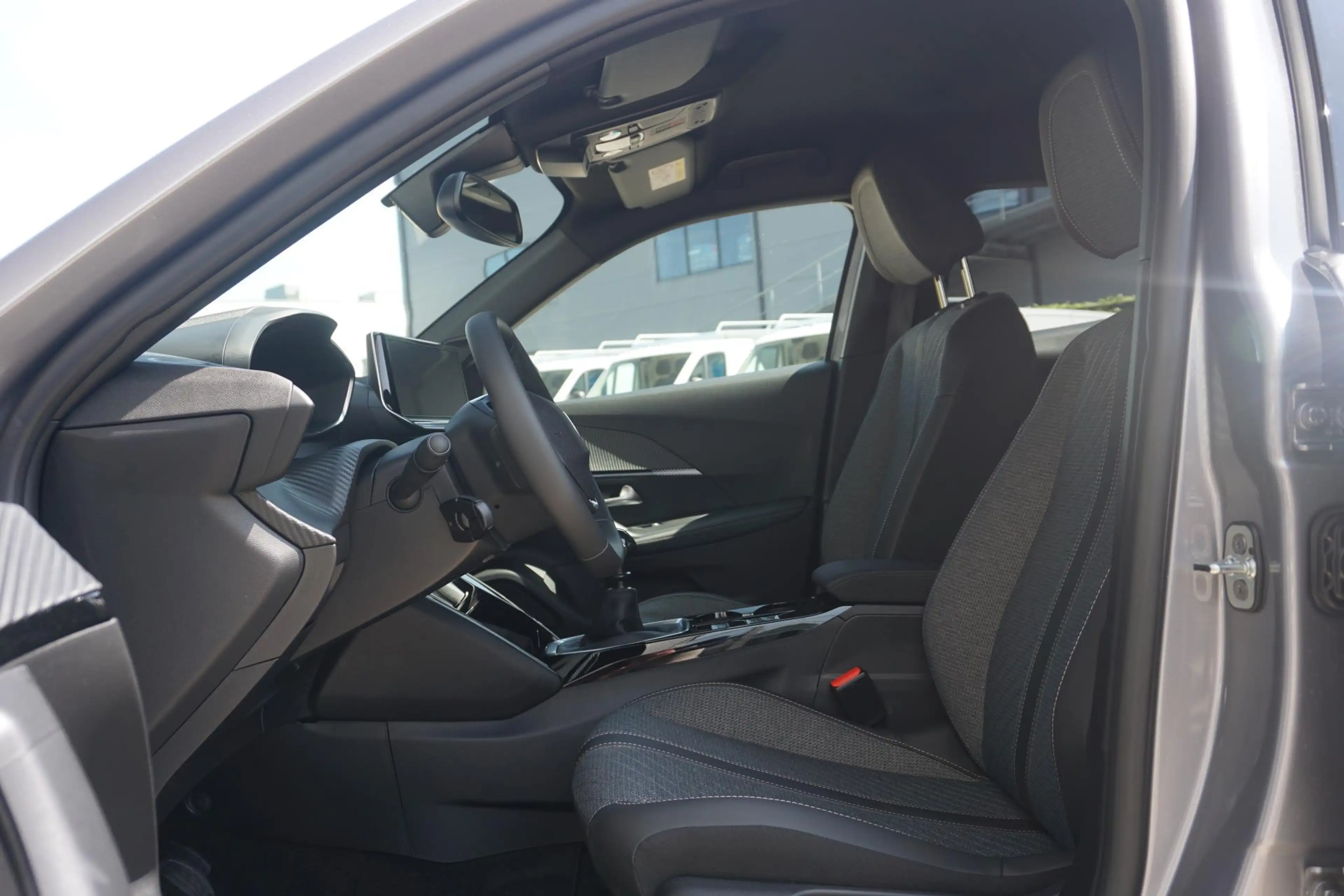 Peugeot 2008 1.2 PureTech 100 Allure 180° Camera | Navi — photo 11