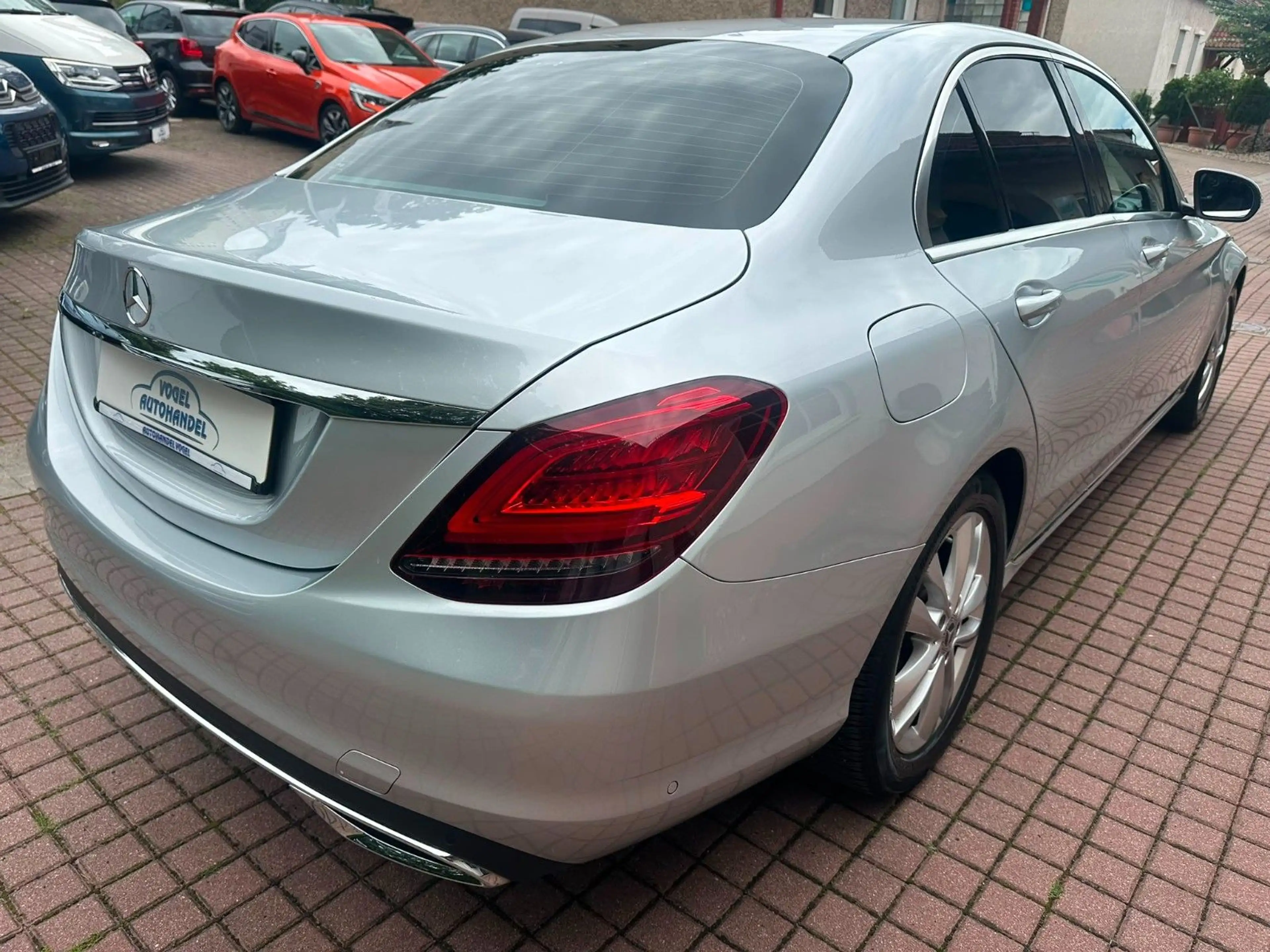 Mercedes-Benz C 180 CGI*LED*SITZHZG*CAM*TEMP*9 G-TRONIC* — photo 5