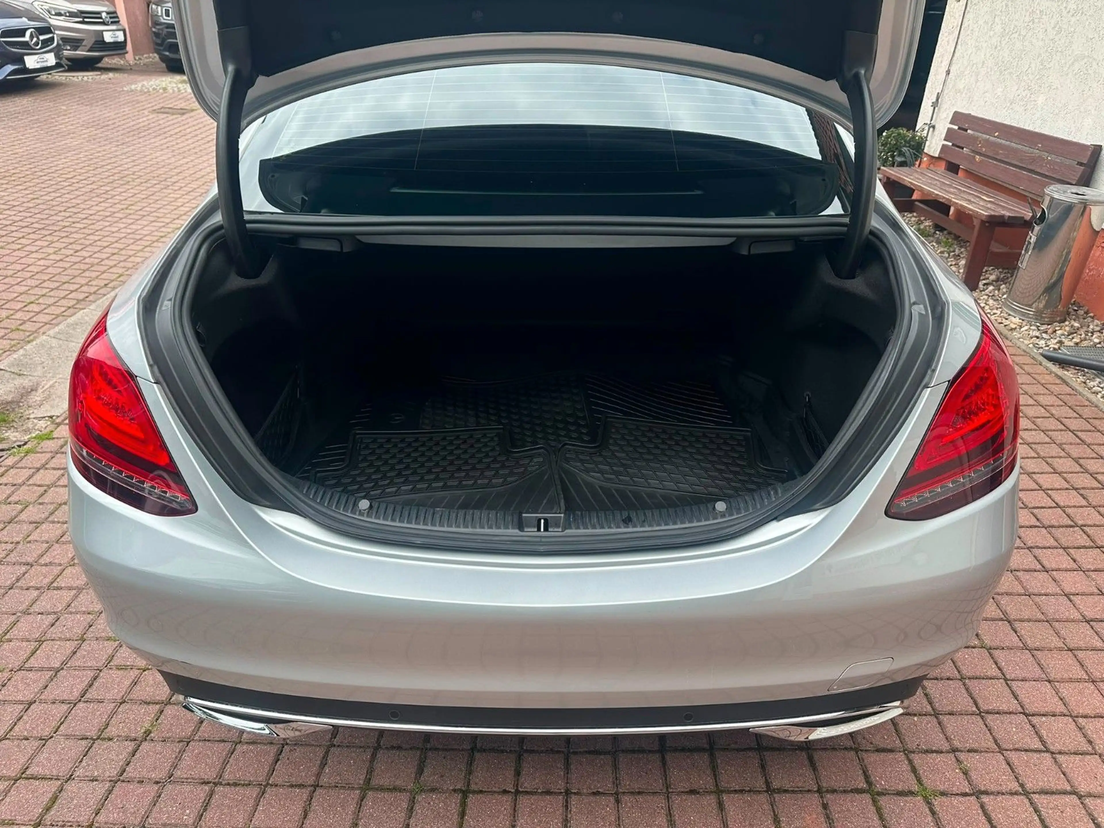 Mercedes-Benz C 180 CGI*LED*SITZHZG*CAM*TEMP*9 G-TRONIC* — photo 11