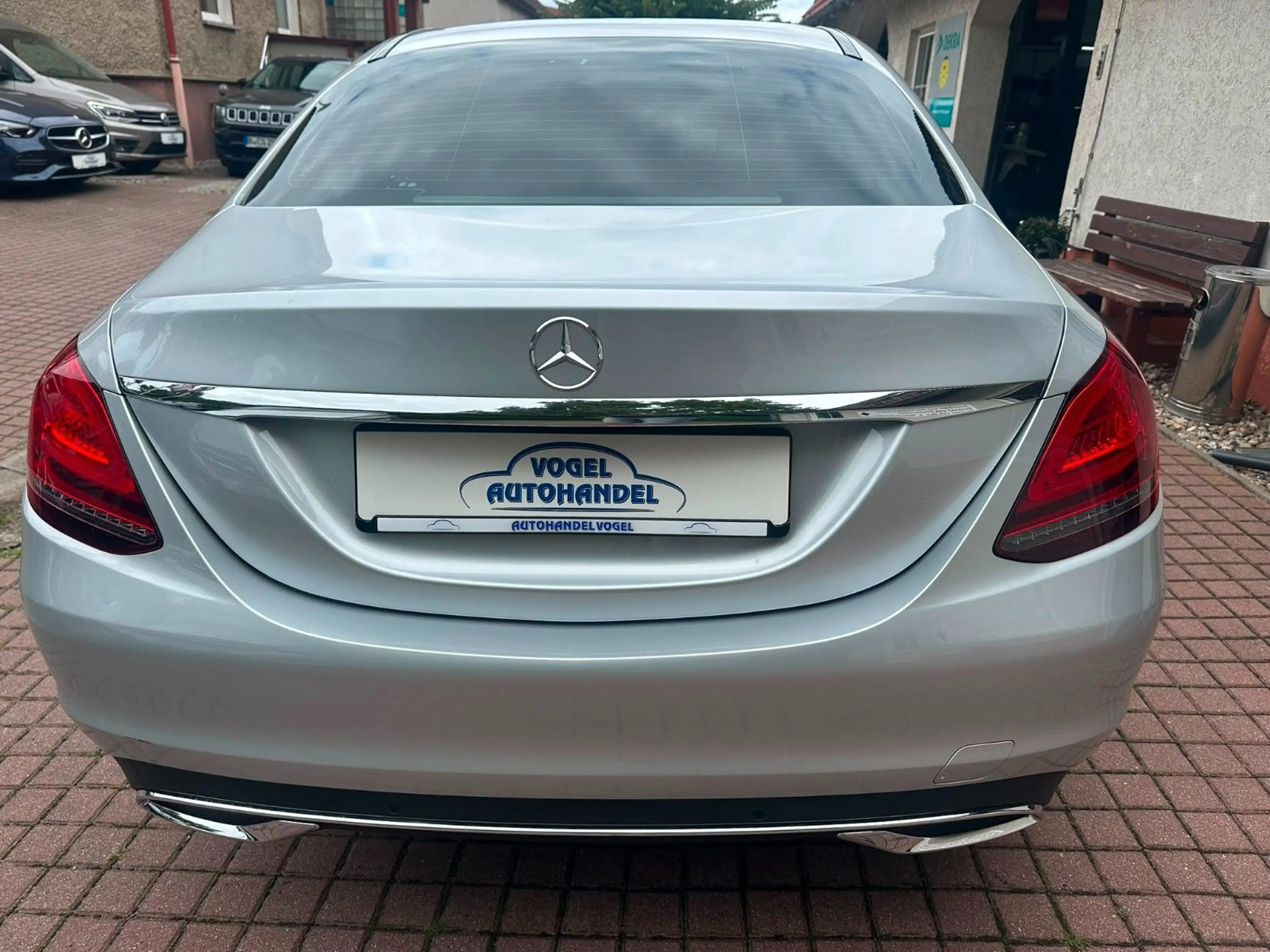 Mercedes-Benz C 180 CGI*LED*SITZHZG*CAM*TEMP*9 G-TRONIC* — photo 4