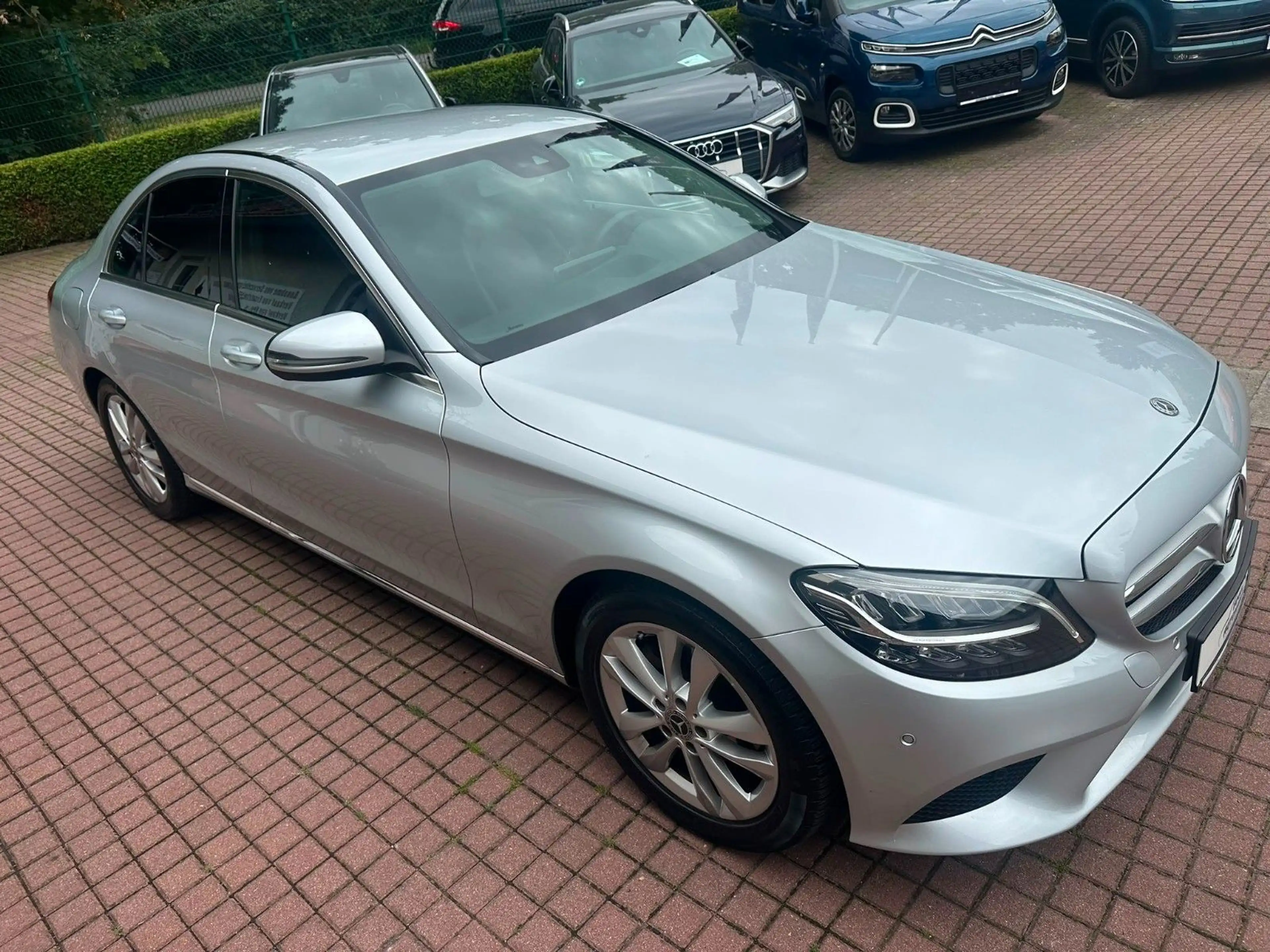 Mercedes-Benz C 180 CGI*LED*SITZHZG*CAM*TEMP*9 G-TRONIC* — photo 7