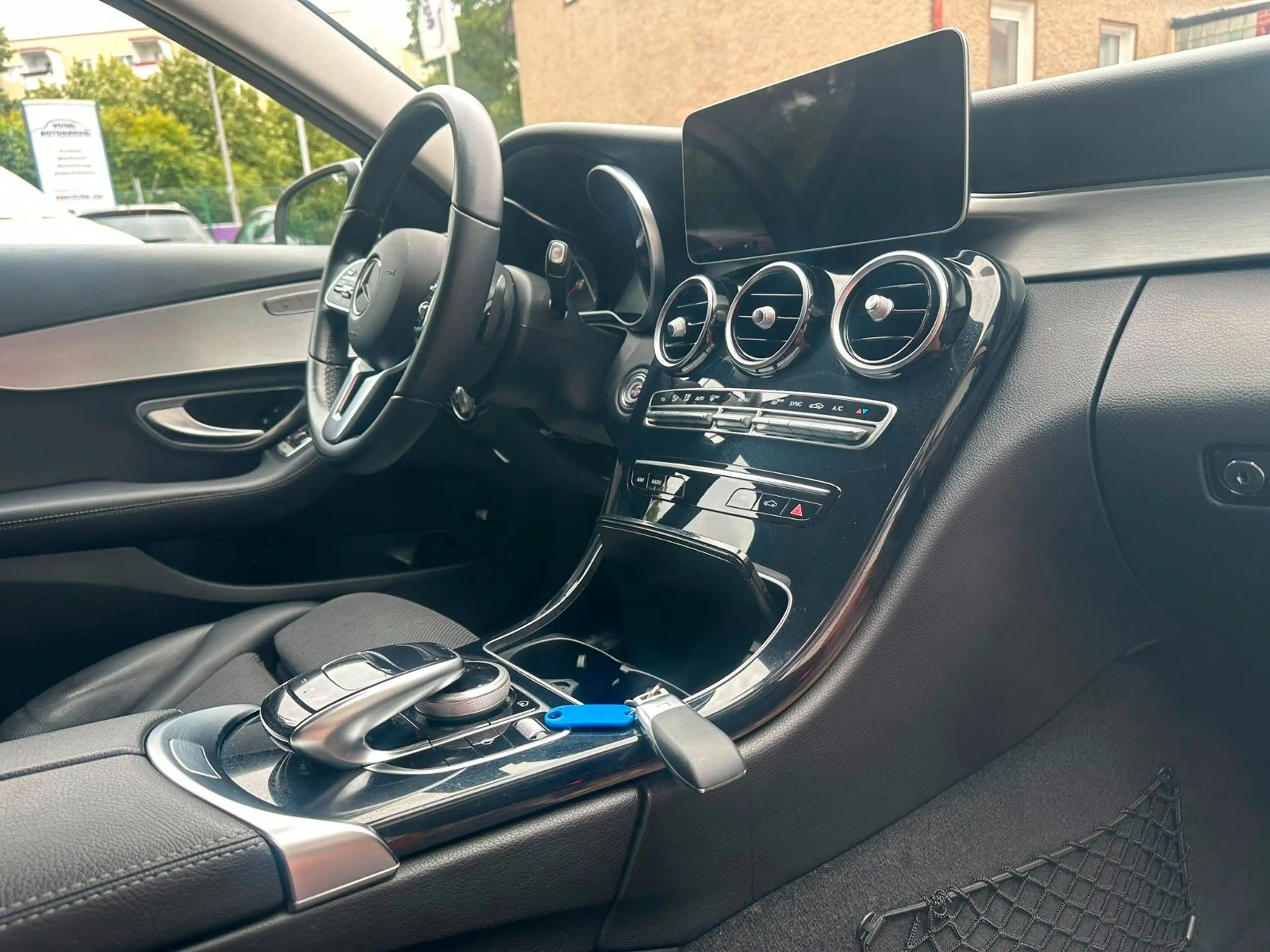 Mercedes-Benz C 180 CGI*LED*SITZHZG*CAM*TEMP*9 G-TRONIC* — photo 9
