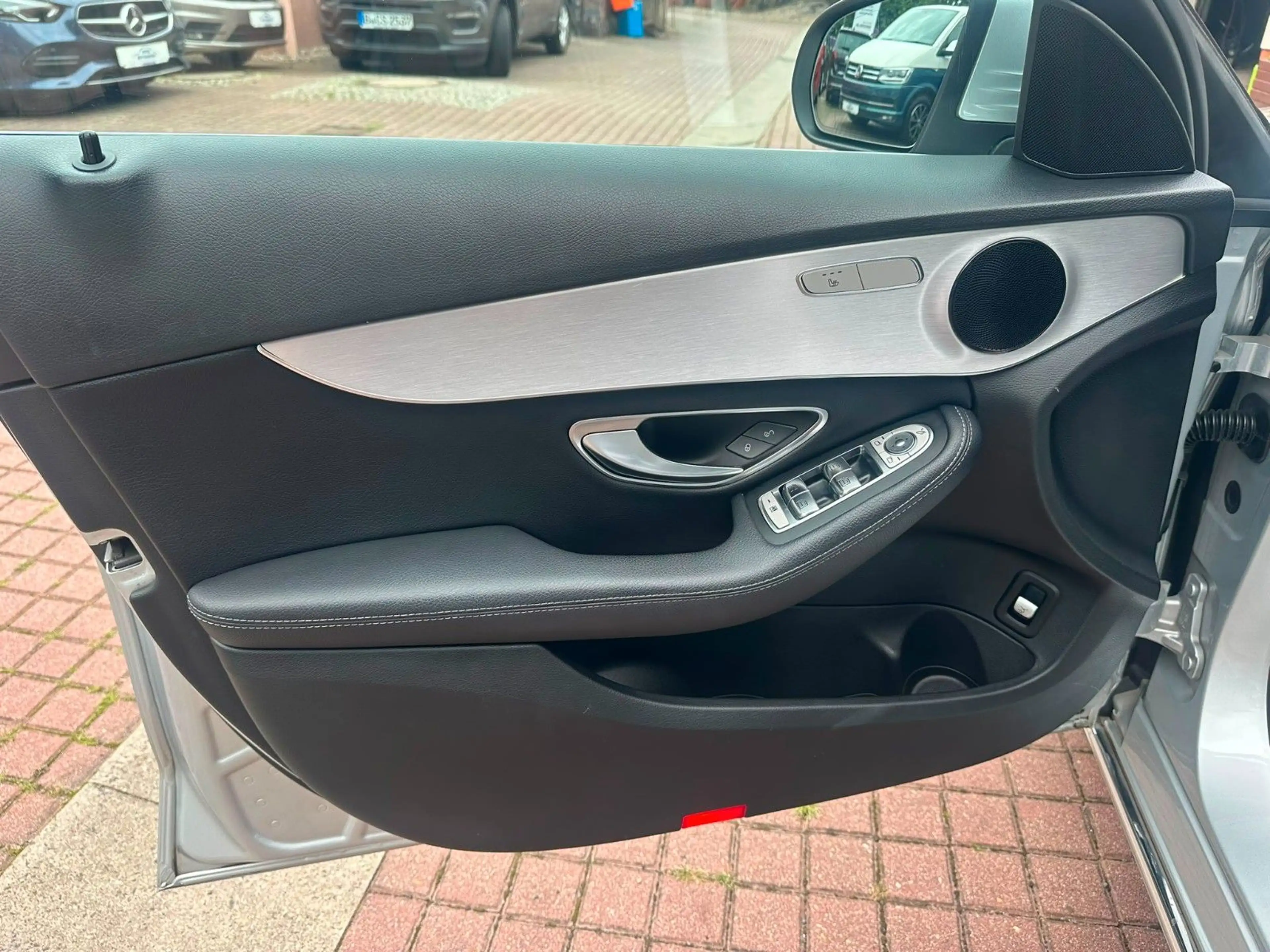 Mercedes-Benz C 180 CGI*LED*SITZHZG*CAM*TEMP*9 G-TRONIC* — photo 12