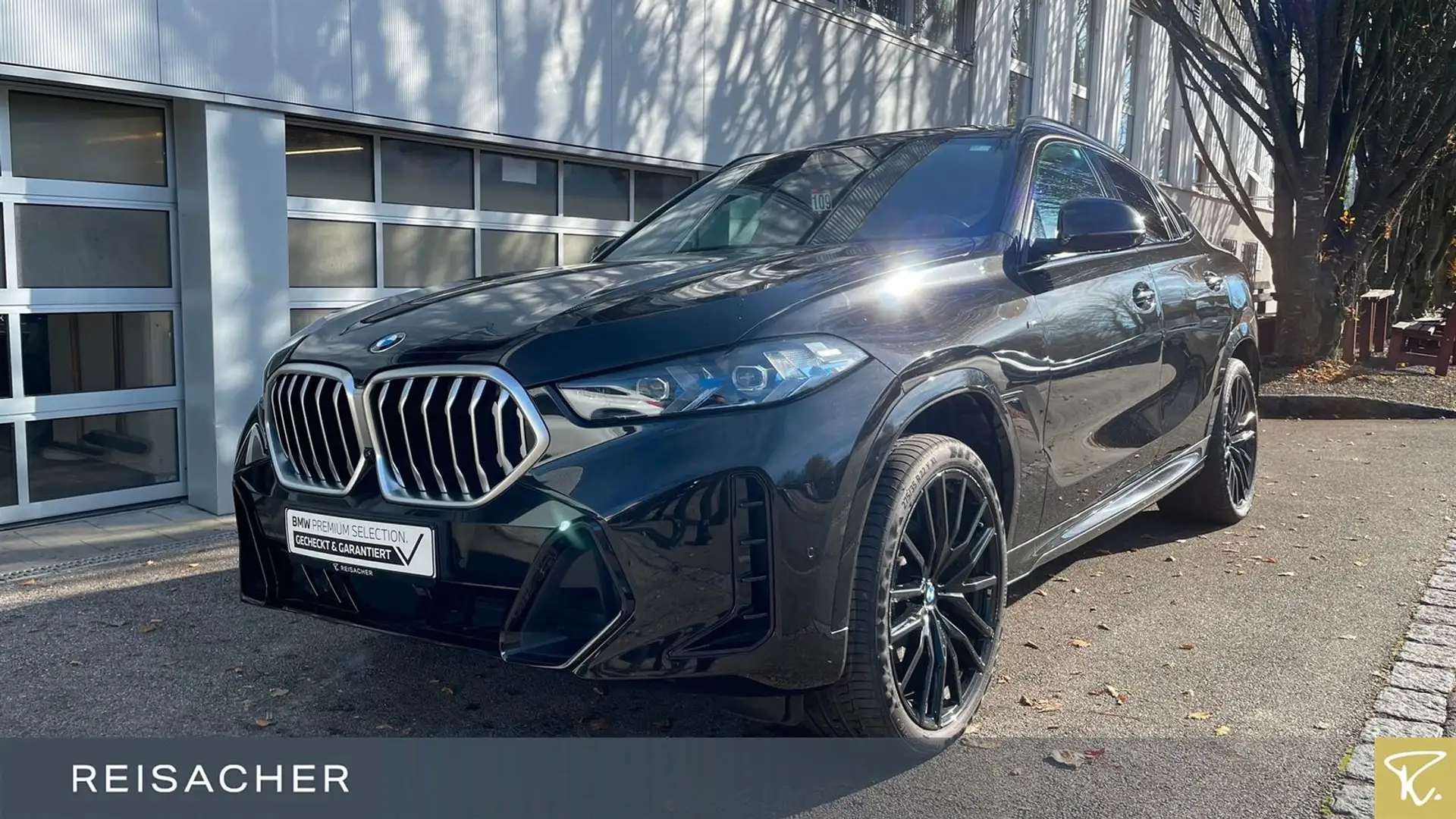 BMW X6 xDrive30d A M-Sport SkyLou,AHK,DAProf,StdHzg Schwarz - 1