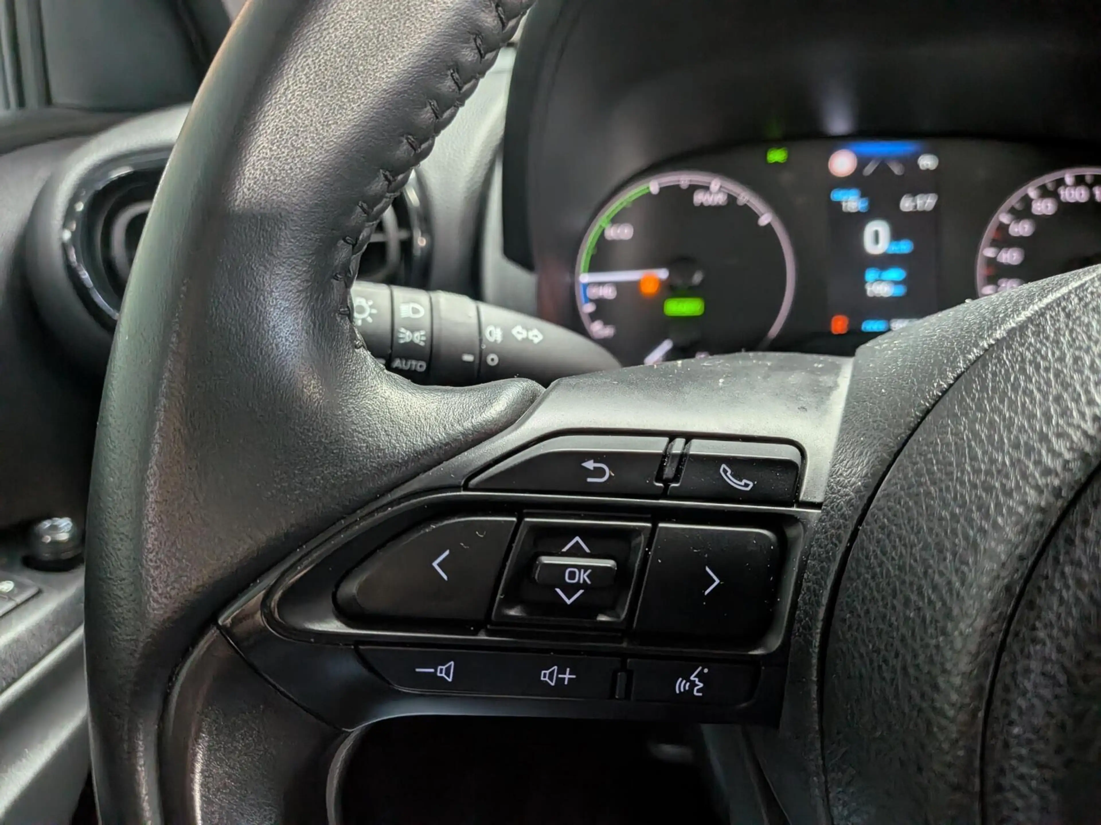 Mazda 2 Hybrid 1.5 Centre-line — photo 10