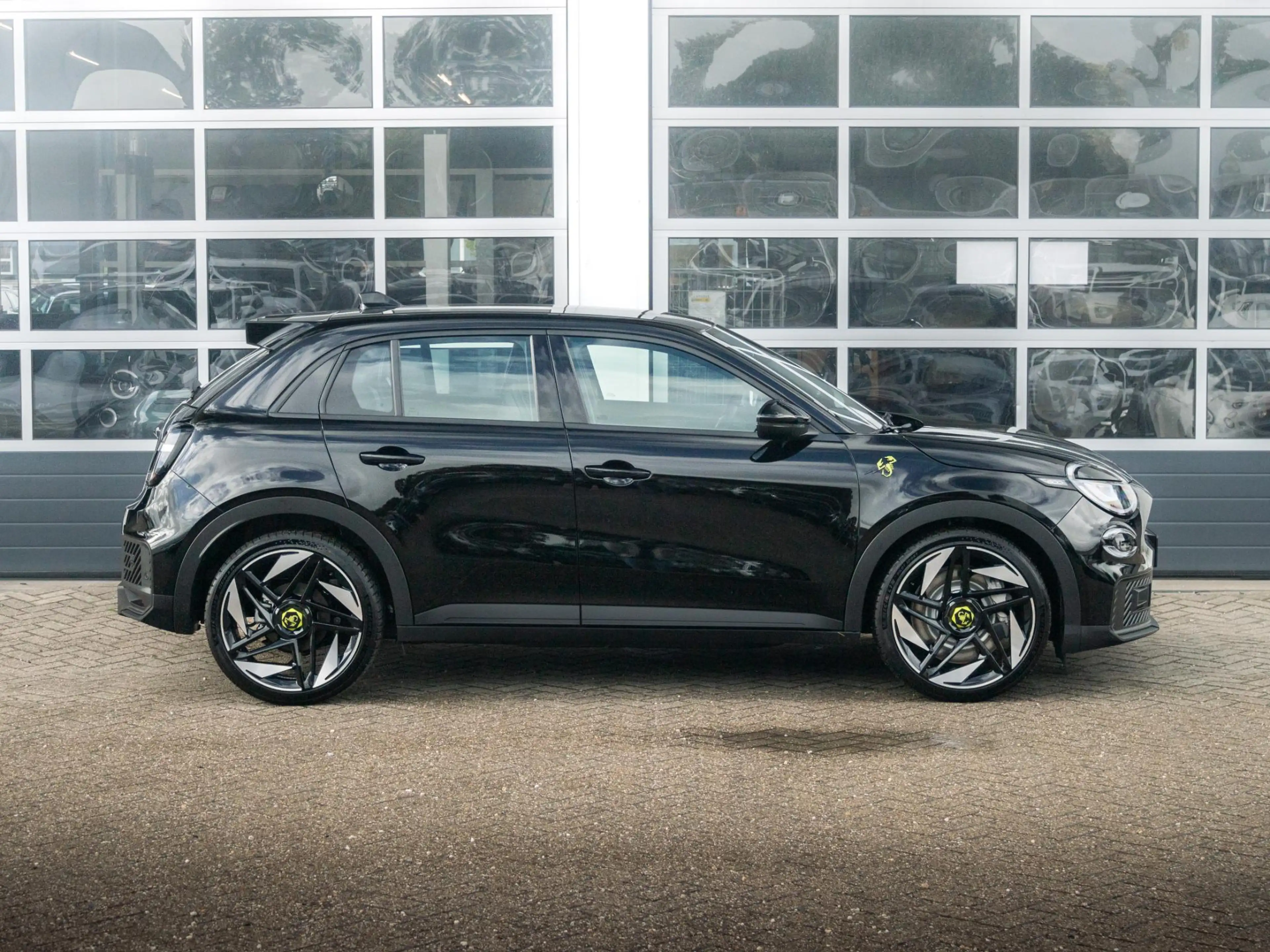 Abarth 600e Turismo 54 kWh | Uit voorraad leverbaar — photo 4