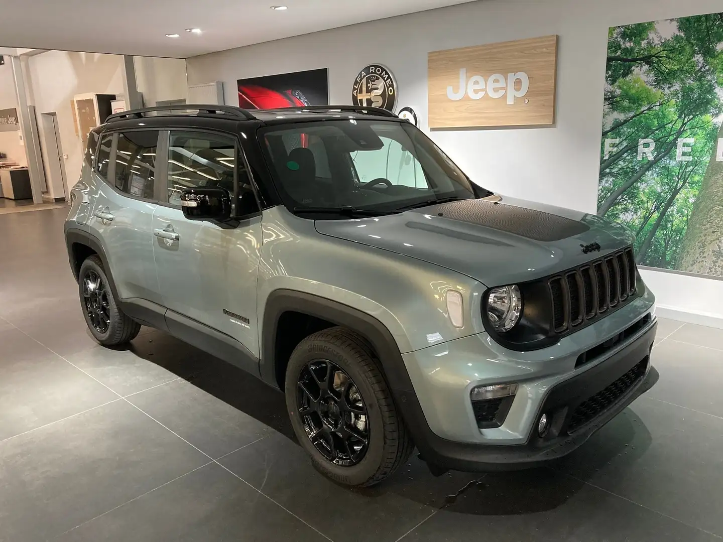 Jeep Renegade e-Hybrid 1,5 Upland Grün - 2
