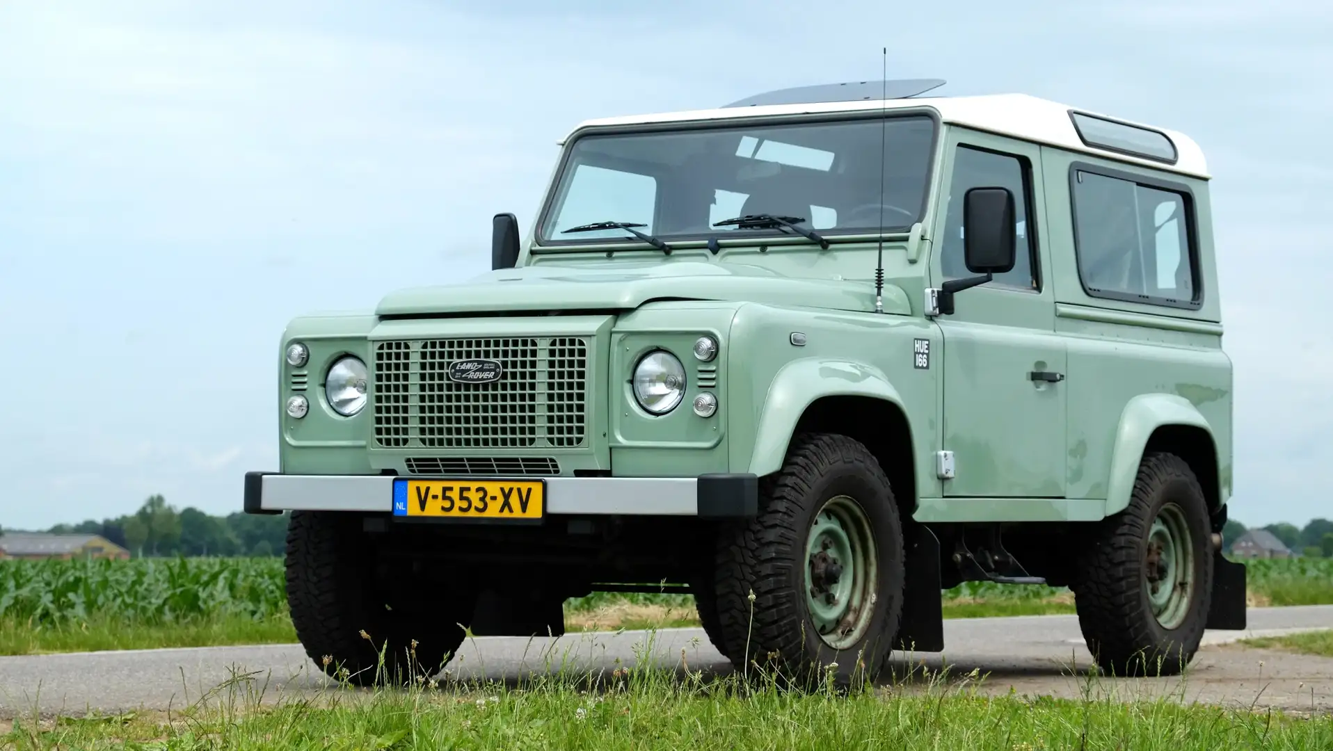Land Rover Defender Heritage 2.2 D SW 90" Limited Edition 'Hue 166' Groen - 2