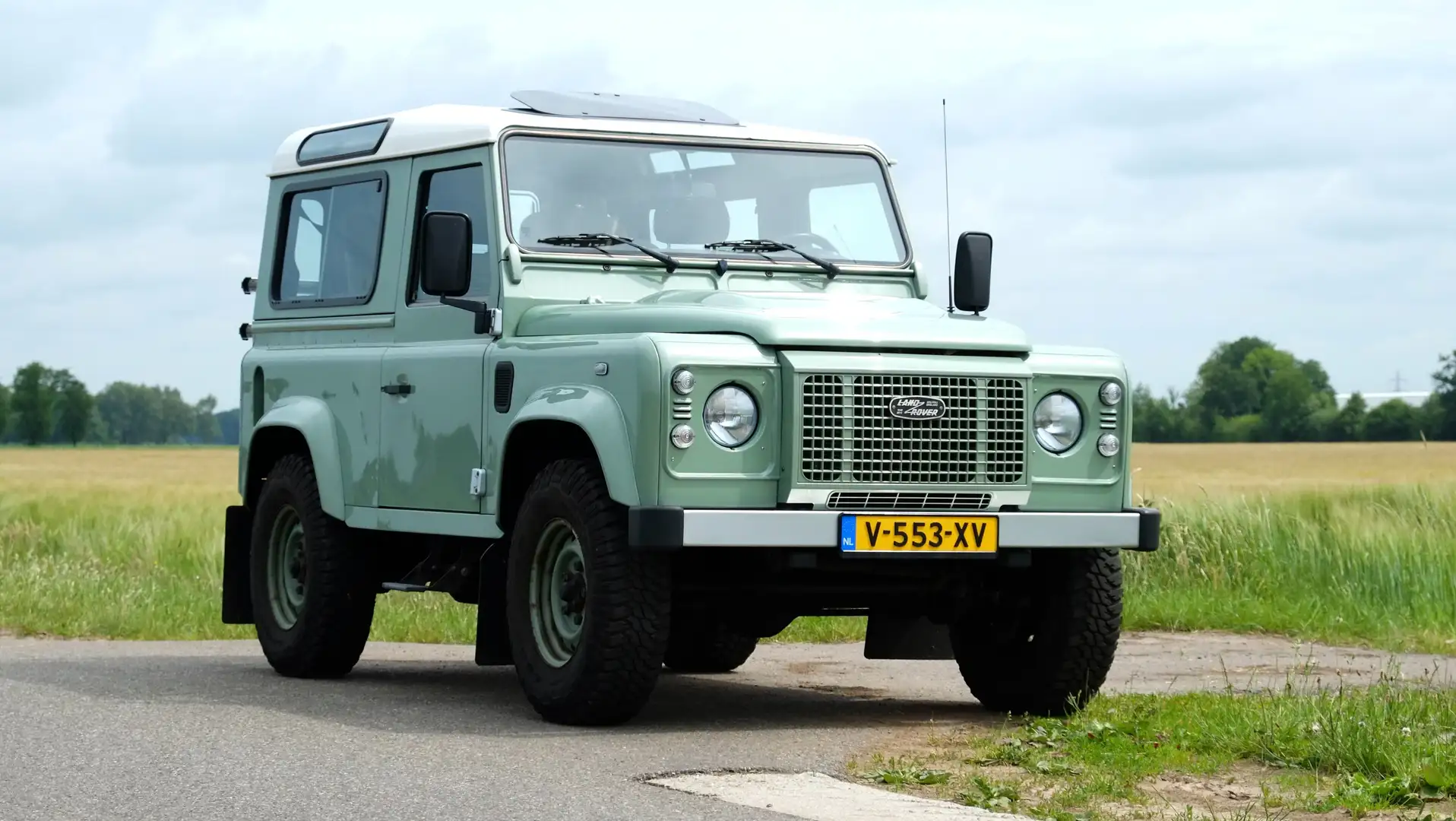 Land Rover Defender Heritage 2.2 D SW 90" Limited Edition 'Hue 166' Groen - 1