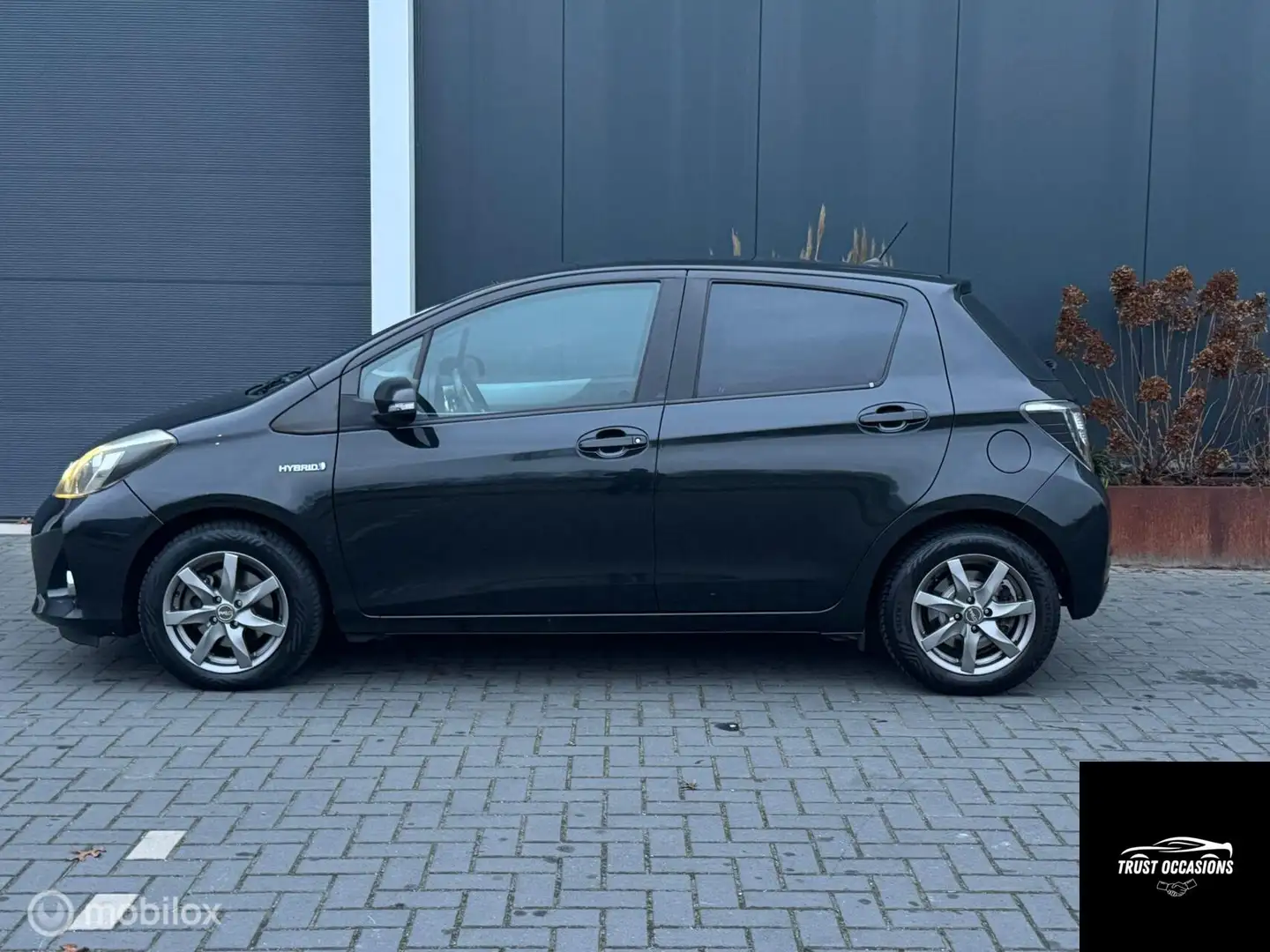 Toyota Yaris 1.5 Full Hybrid NAP DEALERONDR EERSTE EIGENAAR Noir - 2